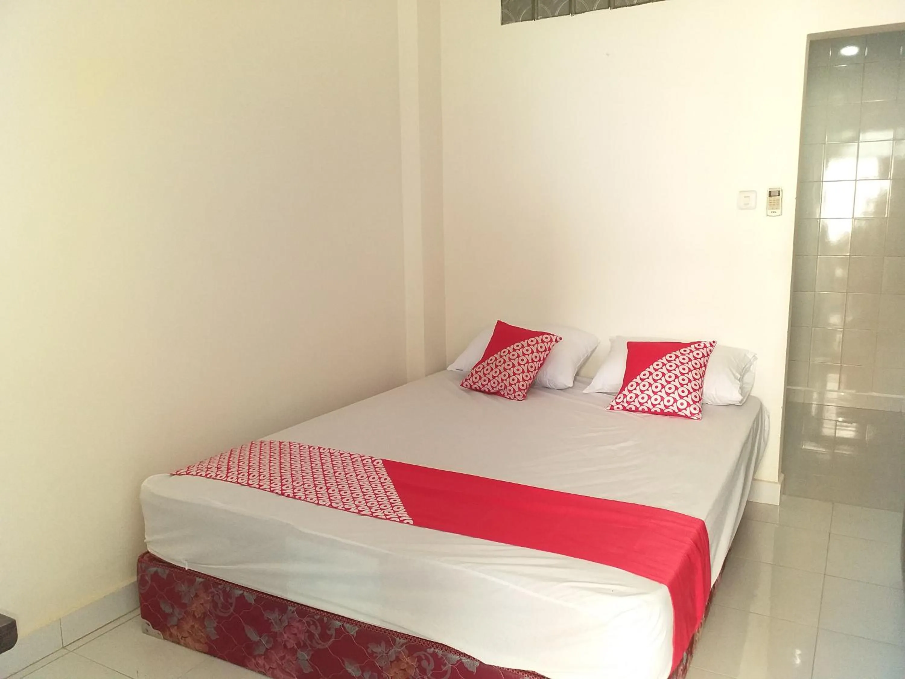 Bedroom, Bed in OYO Life 2664 D'kost
