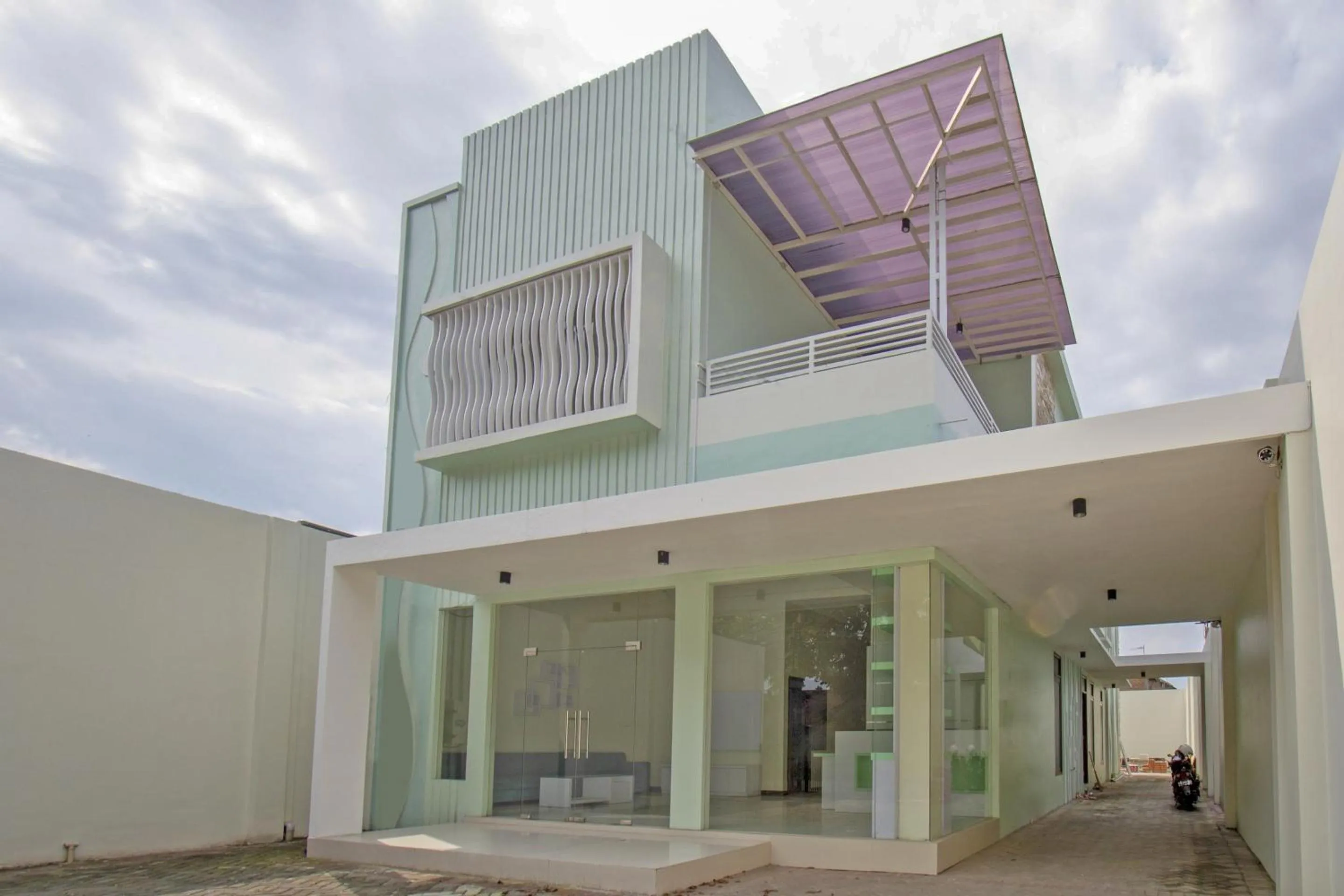 Facade/entrance in Hotel O Irma's Residence