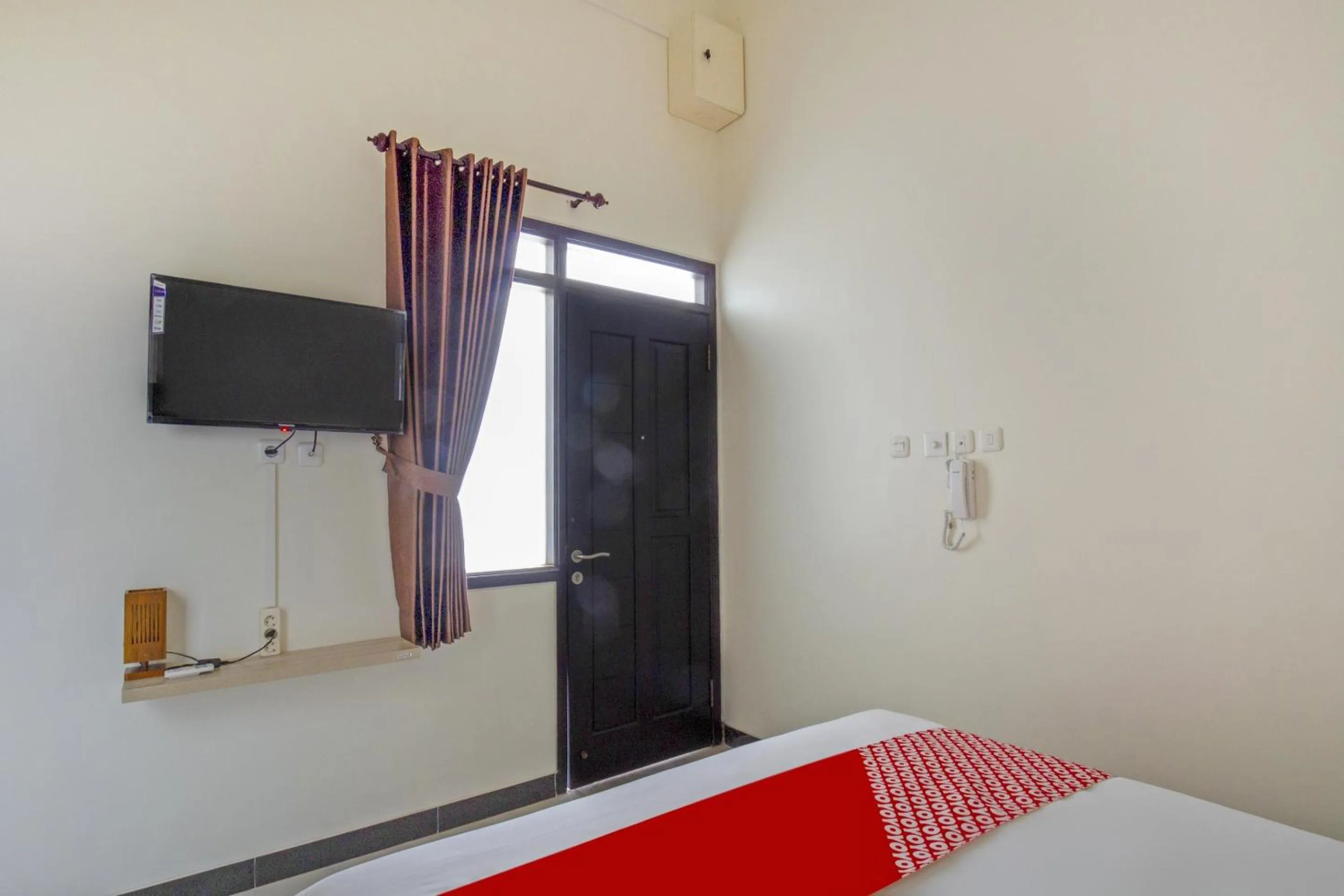 Bedroom, Bed in Hotel O Irma's Residence