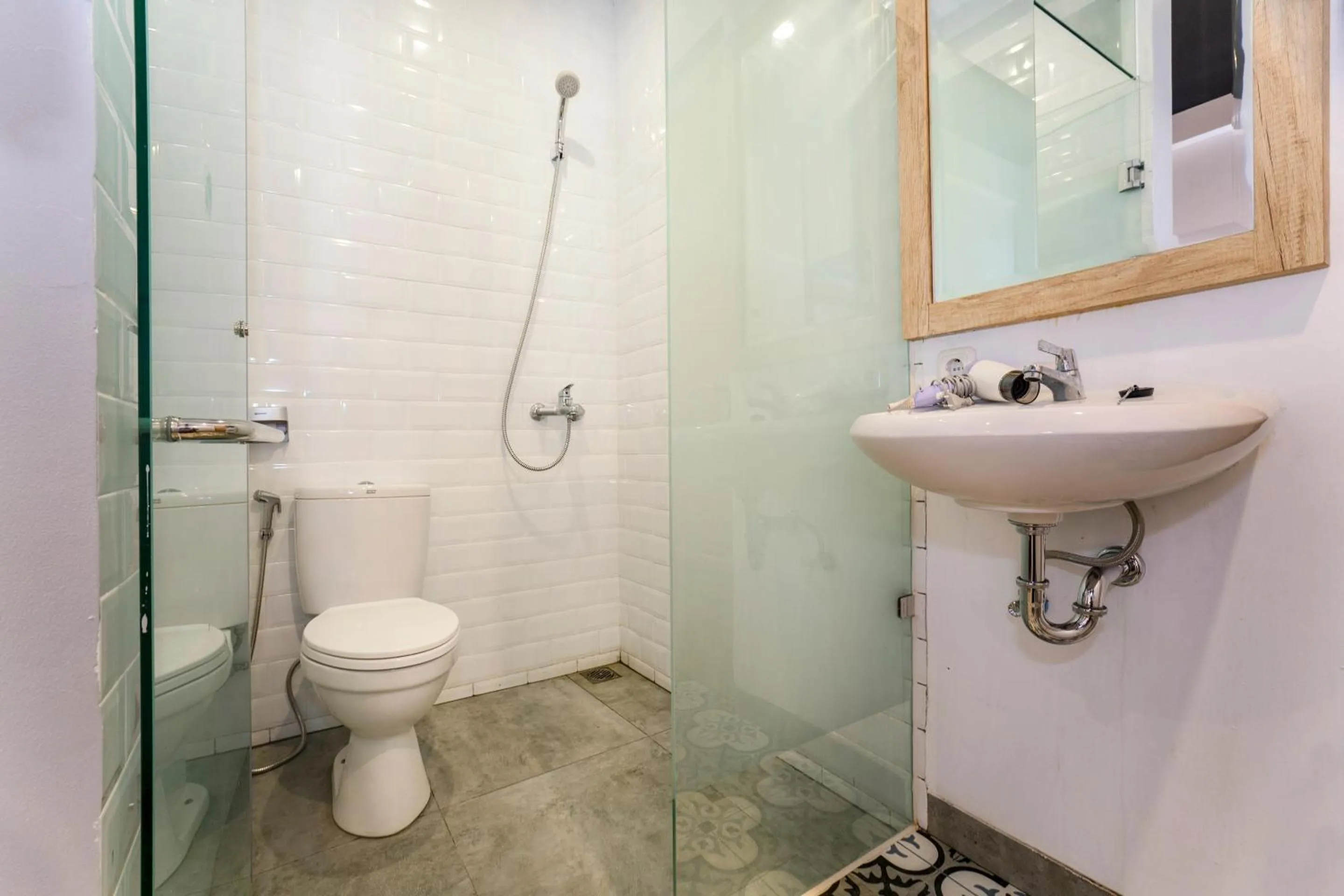 Bathroom in Collection O 2627 Ratamya Co-living