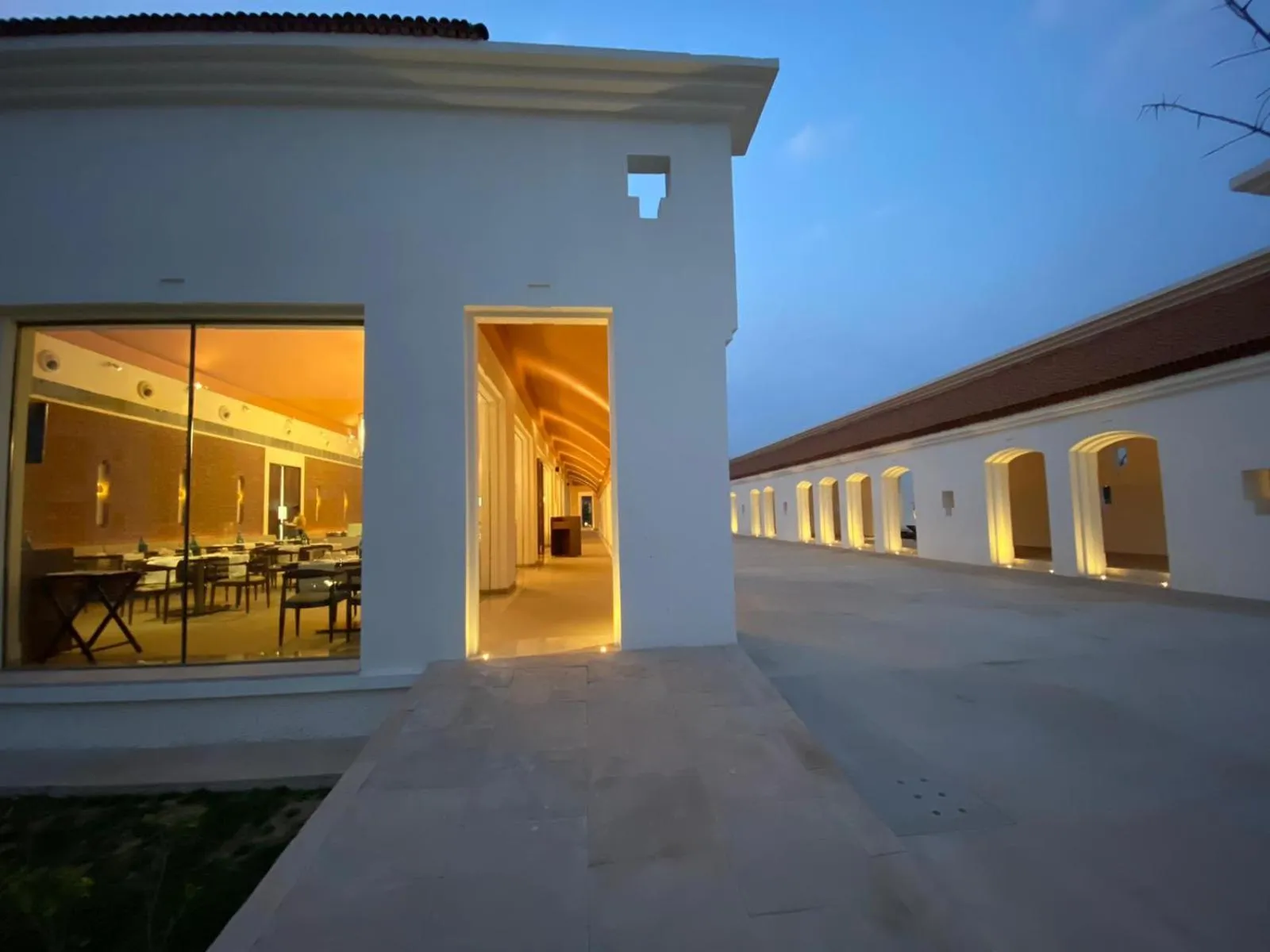 Restaurant/places to eat in Marasa Sarovar Premiere, Bodhgaya