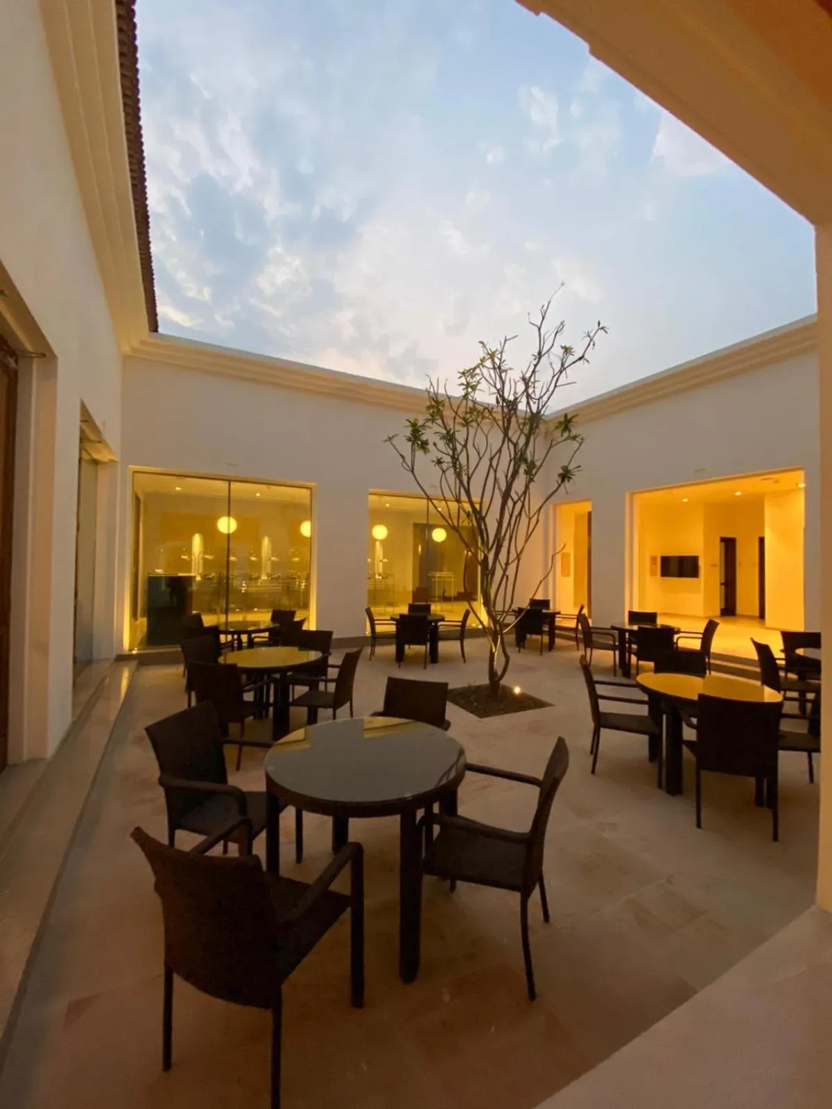 Restaurant/places to eat in Marasa Sarovar Premiere, Bodhgaya