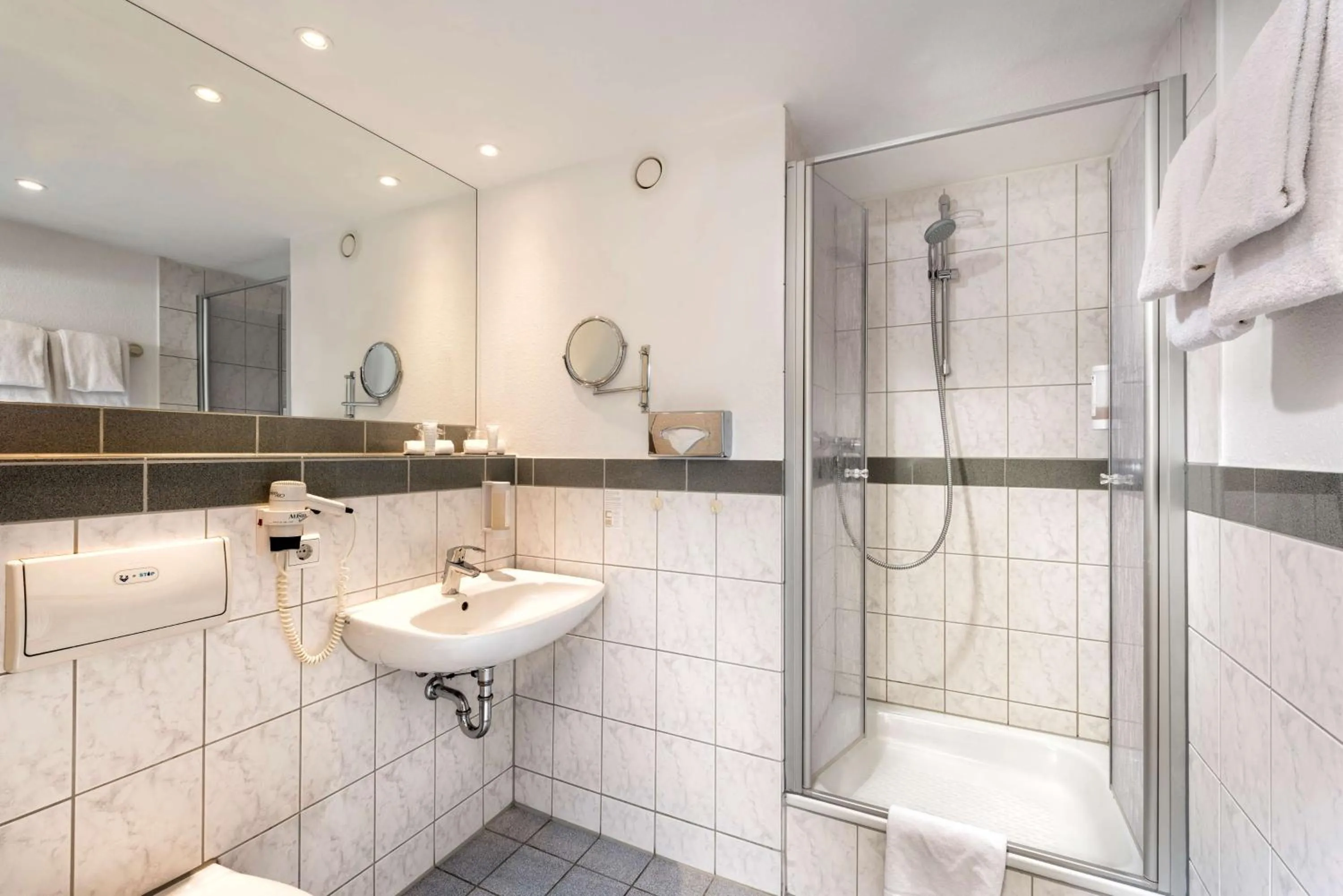 Bathroom in Best Western Hotel Dortmund Airport