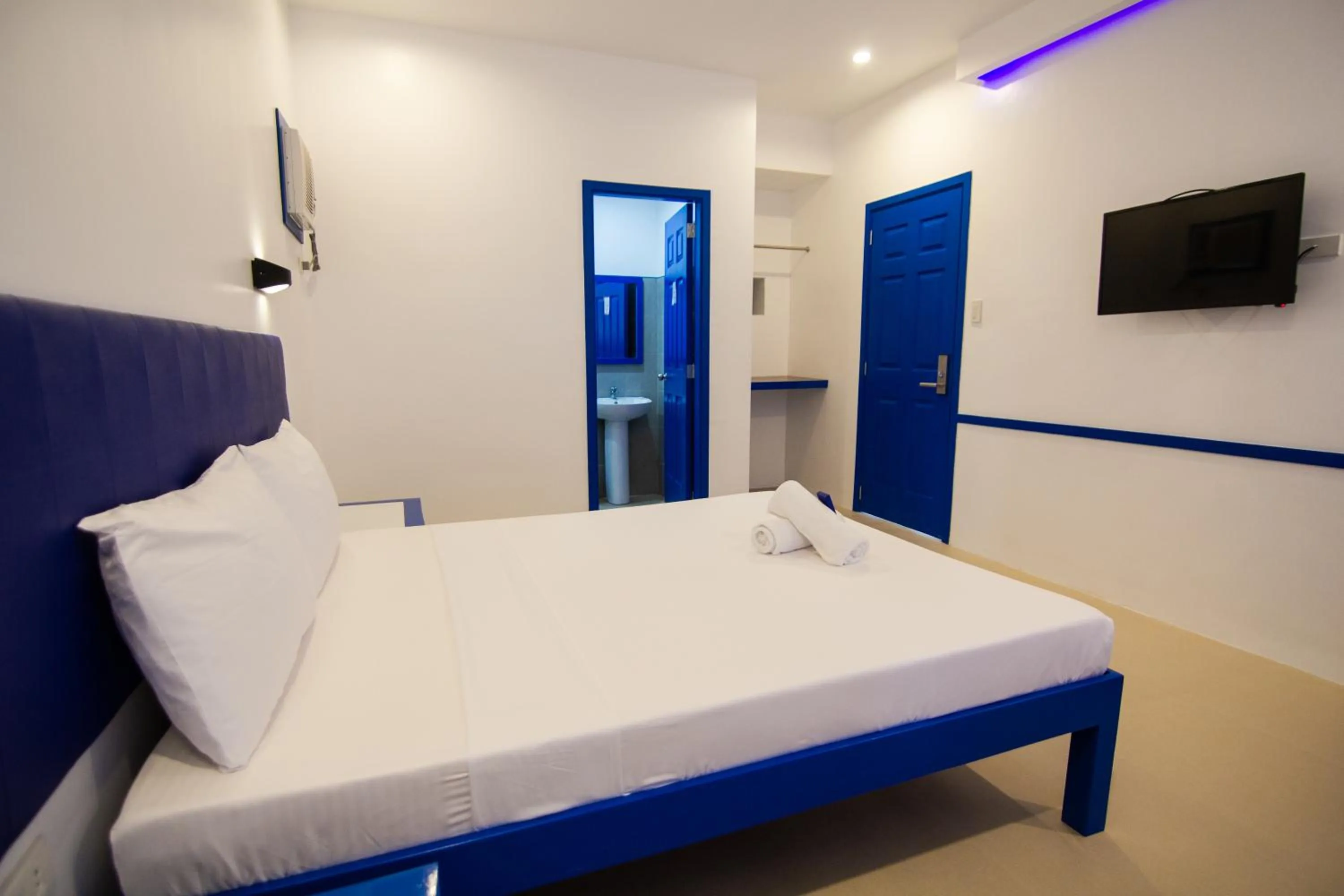 Bedroom, Bed in Skytel Palawan