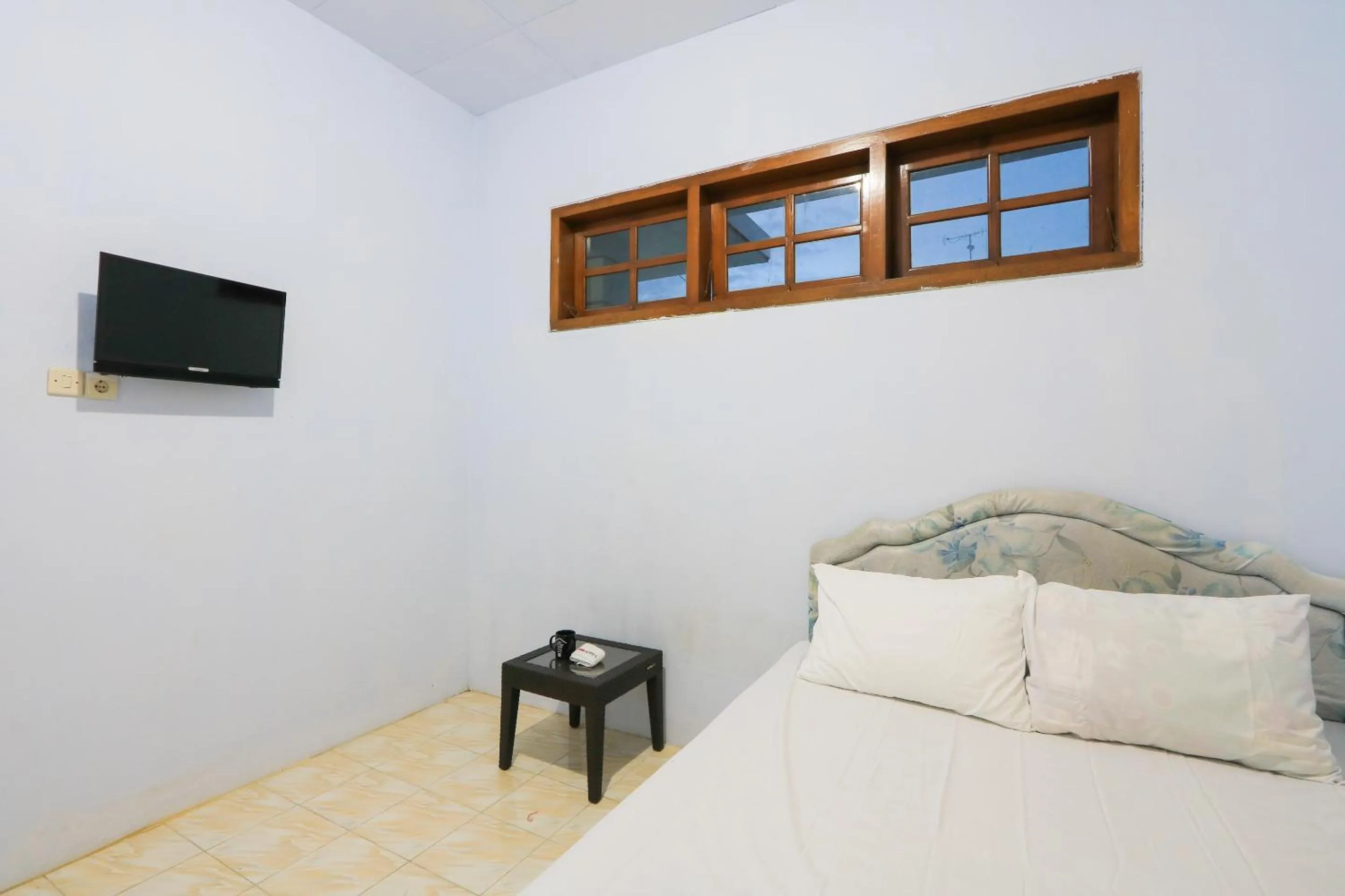Bedroom, Bed in OYO Life 2724 Wisma Wijaya