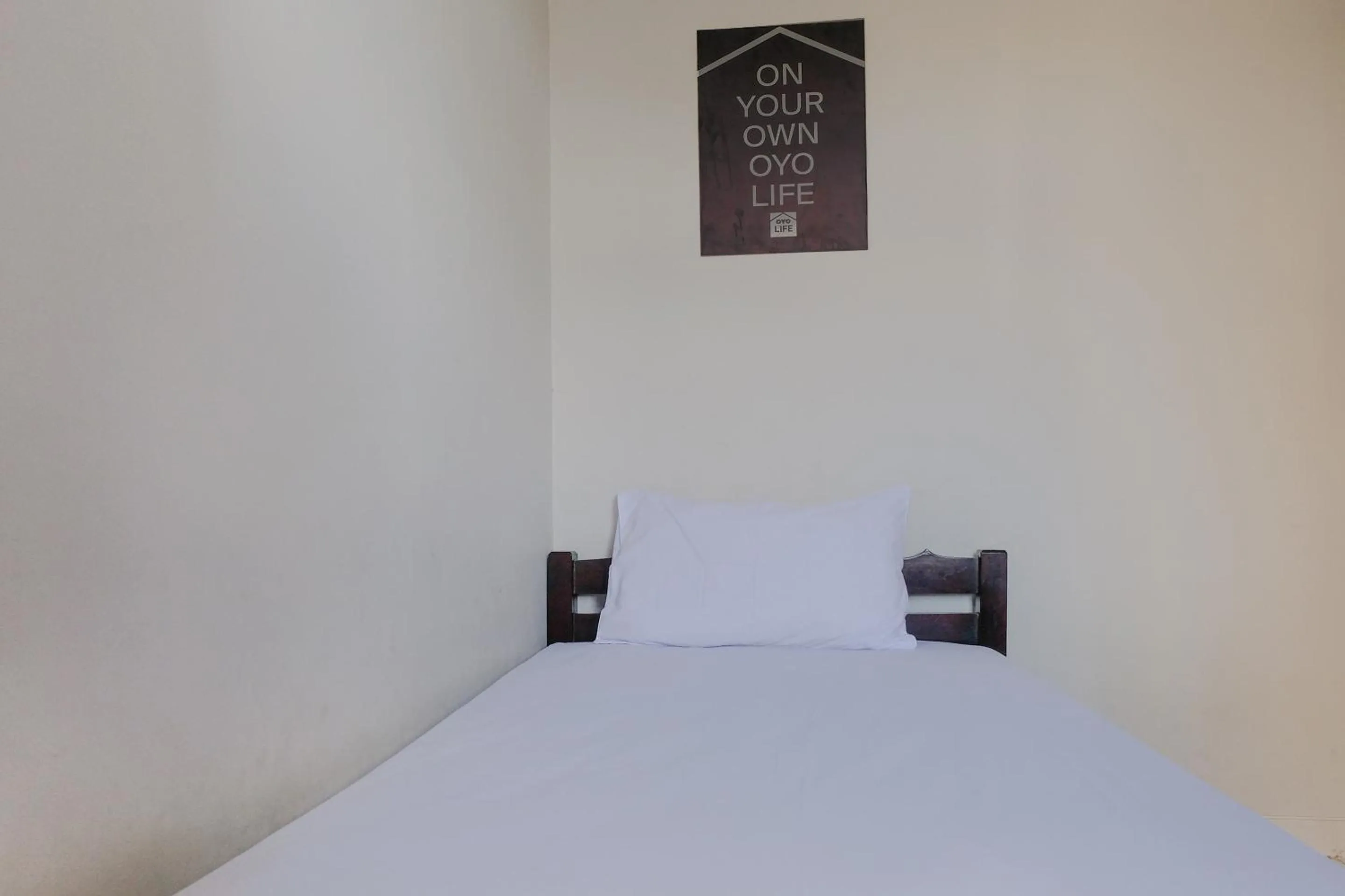 Bedroom, Bed in OYO Life 2744 Guest House Qudsi