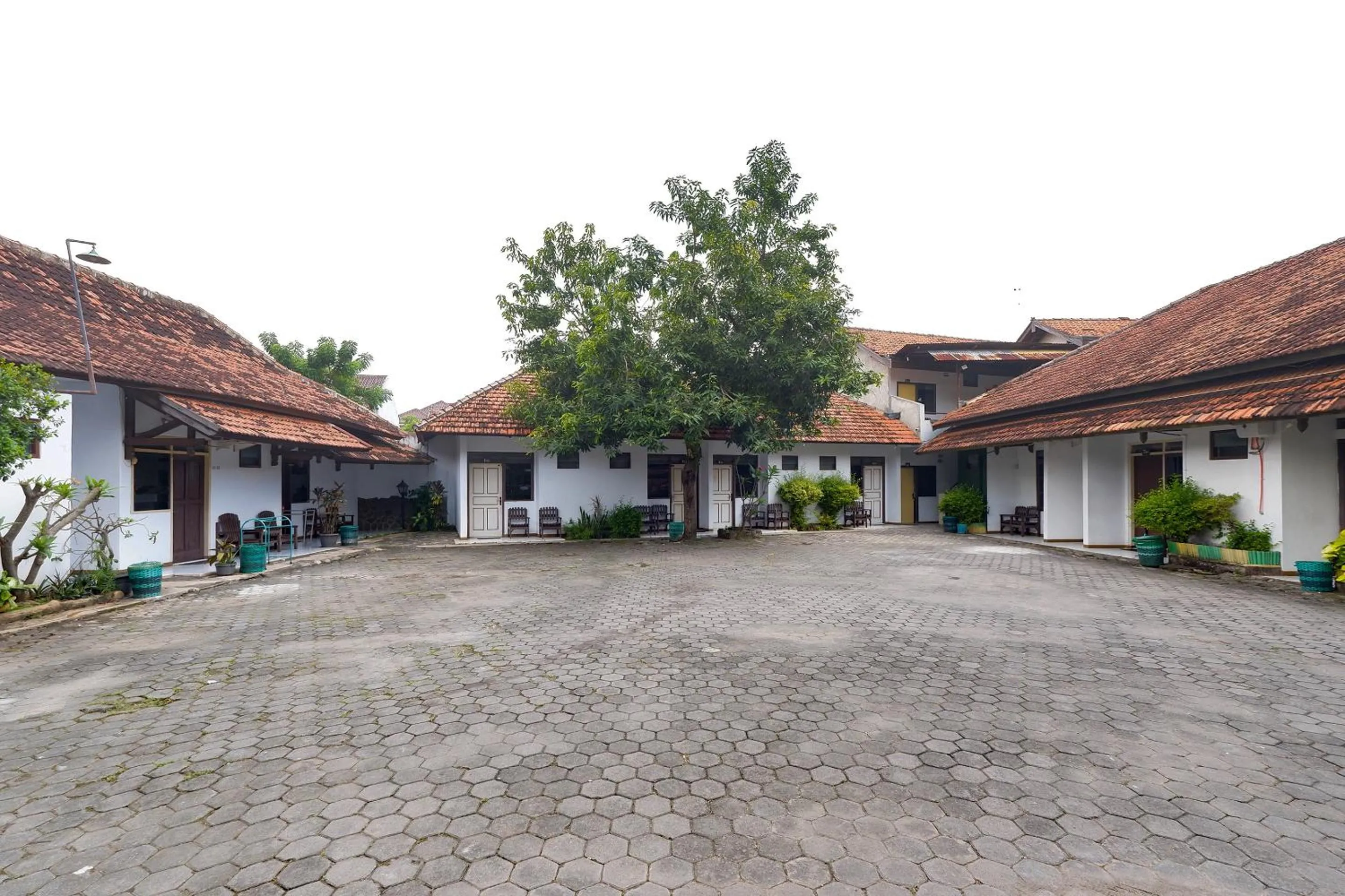 Area and facilities, Property Building in SUPER OYO 2865 Sartika Inn Pati