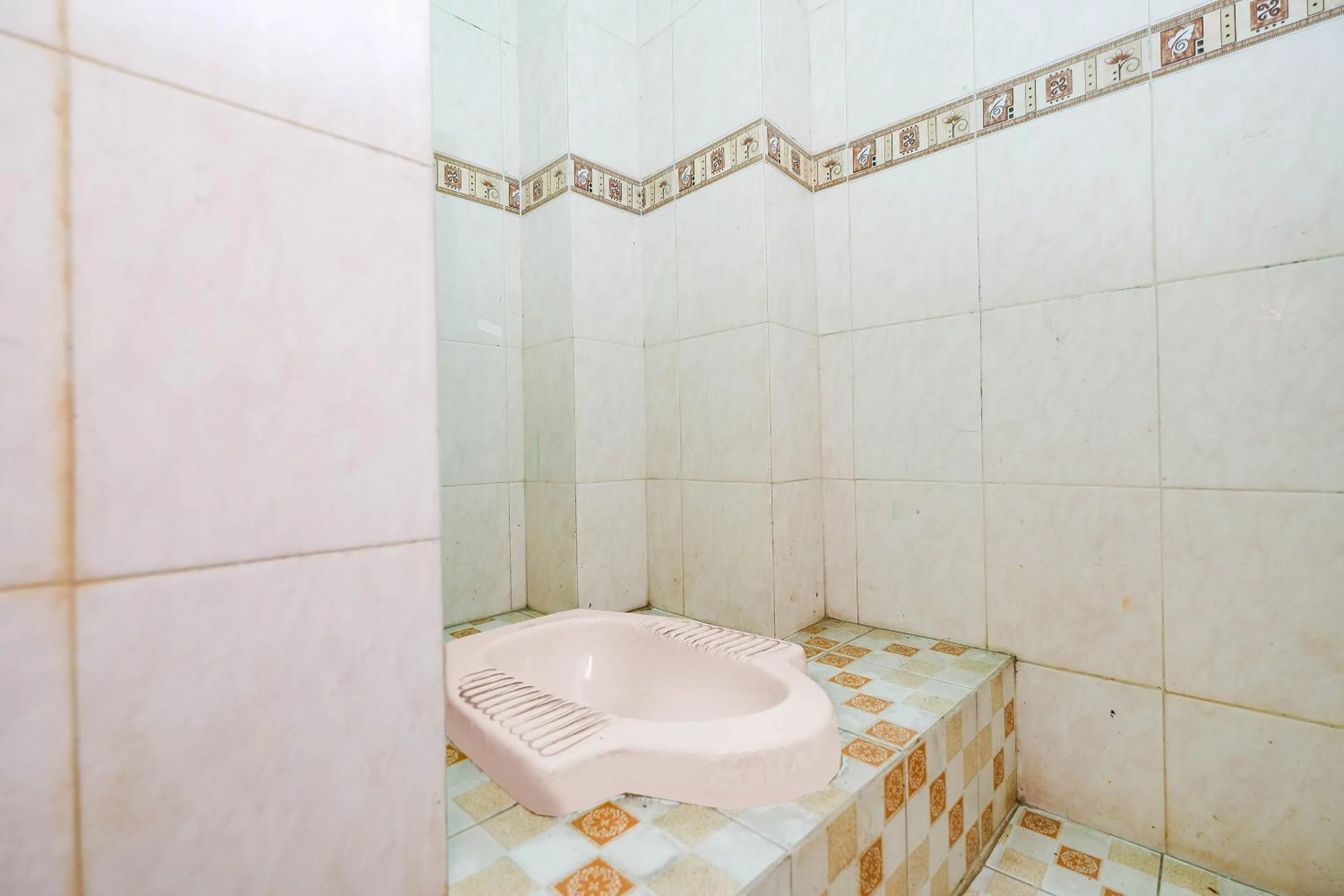 Bathroom in OYO Life 2867 Kos Kuning