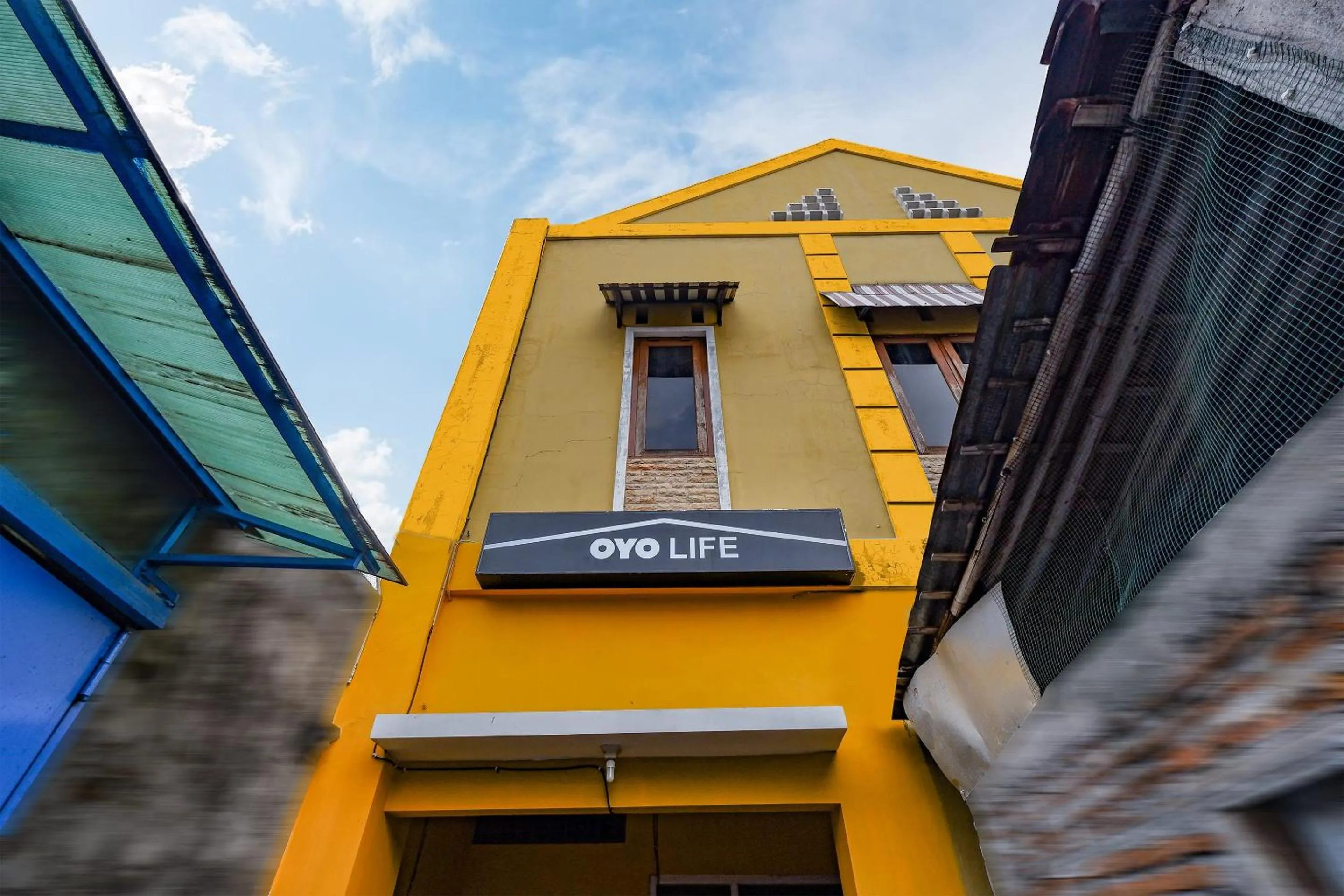 Facade/entrance in OYO Life 2867 Kos Kuning