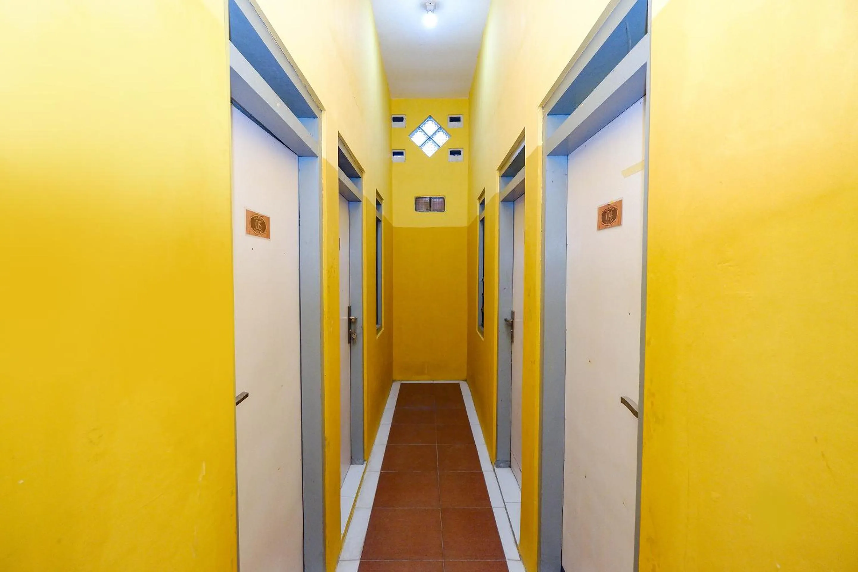 Area and facilities in OYO Life 2867 Kos Kuning