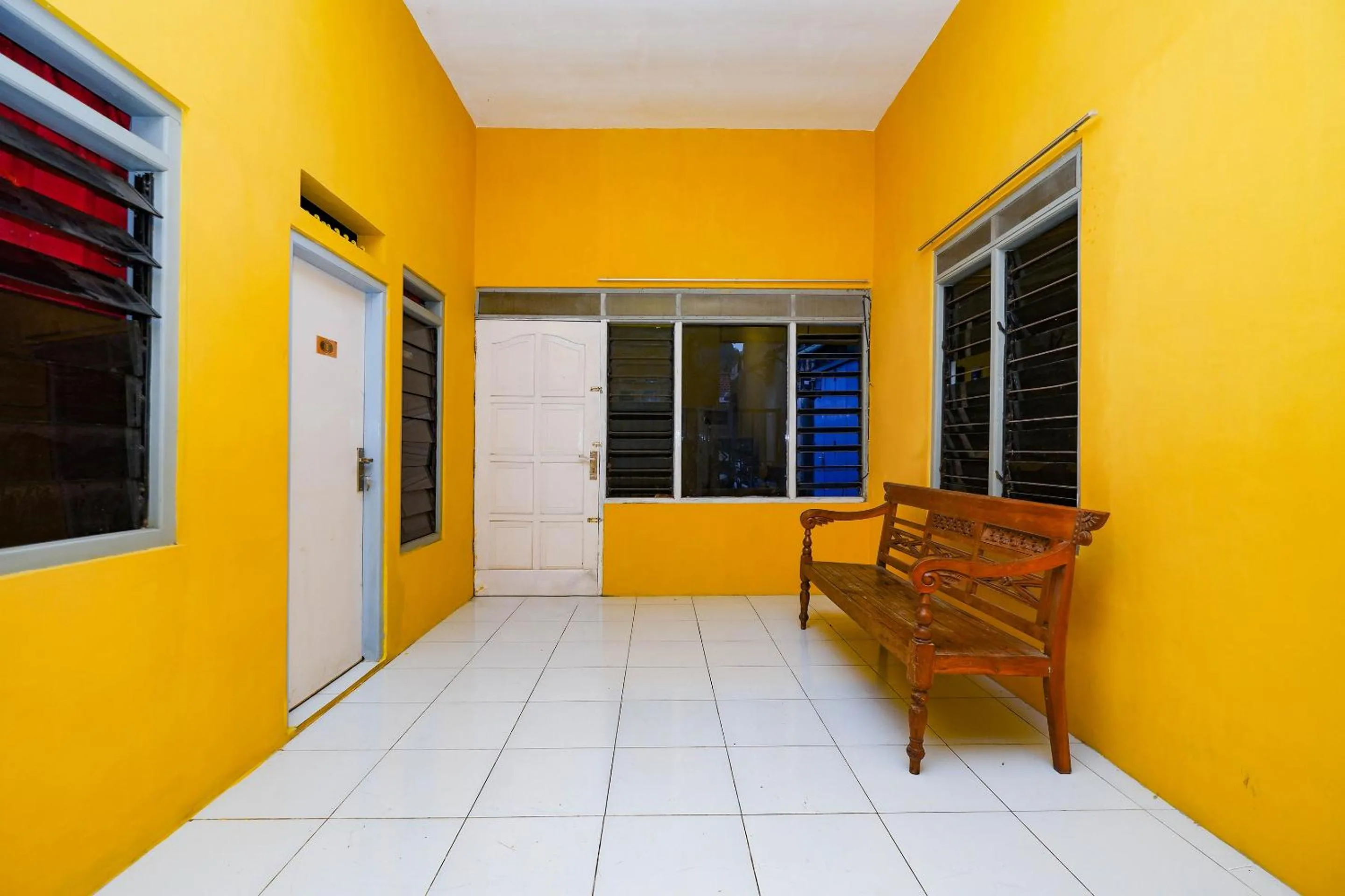 Area and facilities in OYO Life 2867 Kos Kuning