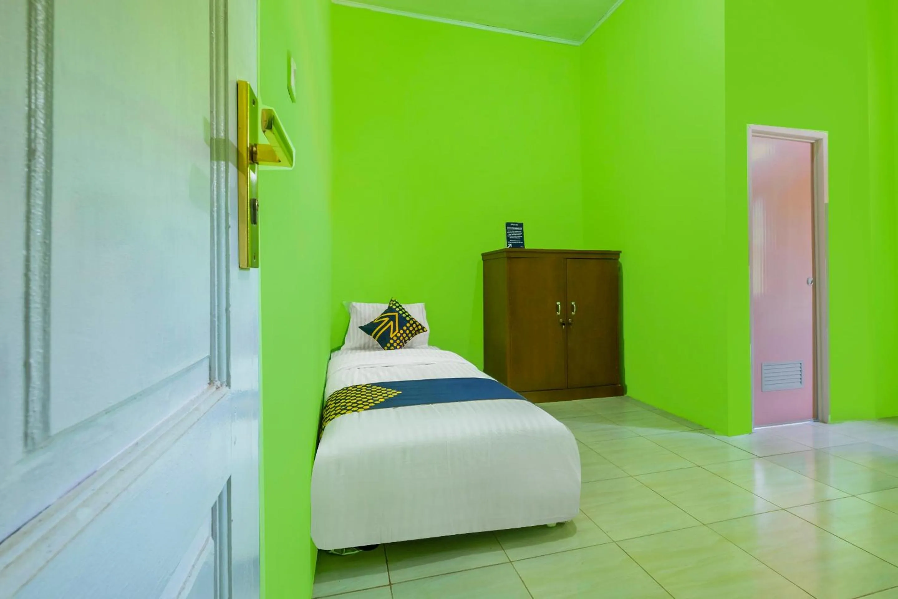 Bedroom in OYO 2859 Fatan Costel Syariah