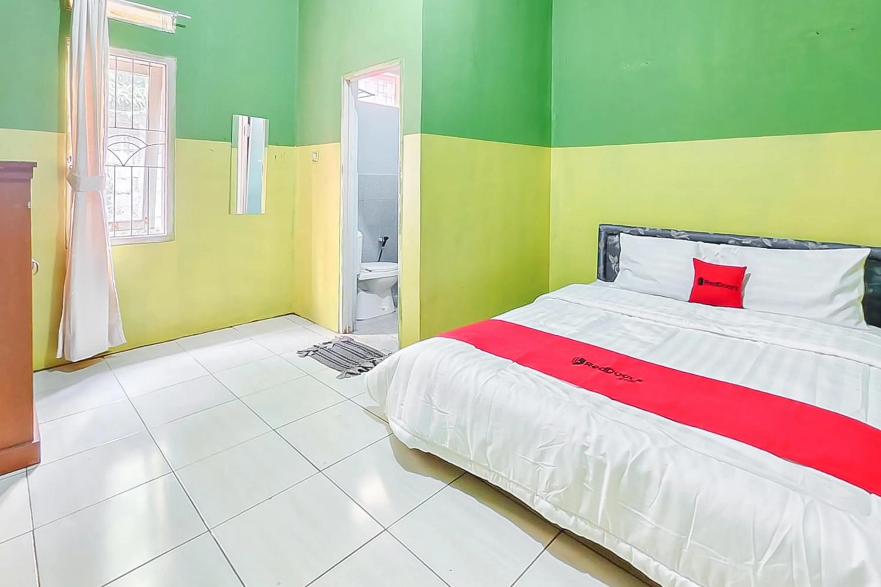 Bedroom, Bed in RedDoorz near RS Dr Hafiz Cianjur