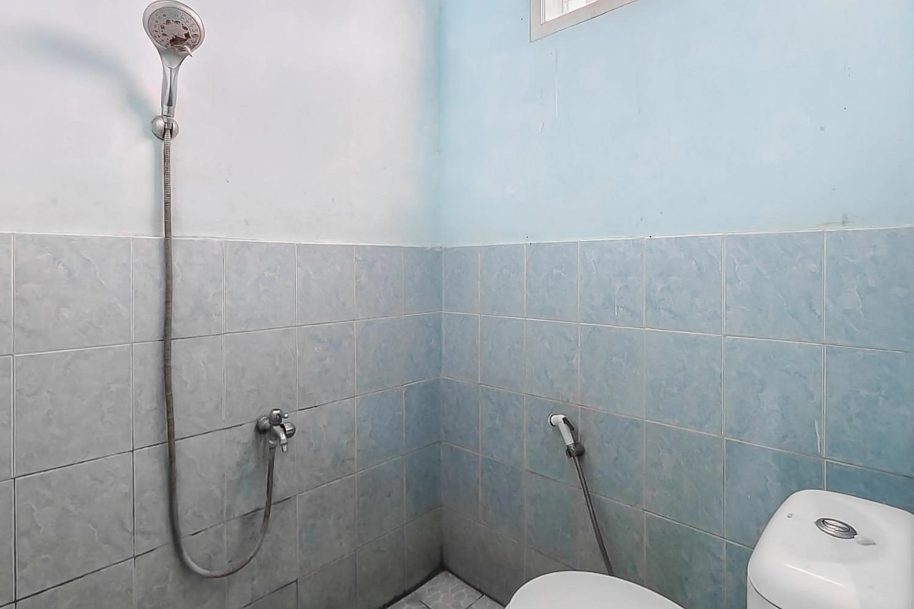 Bathroom in RedDoorz near RS Dr Hafiz Cianjur