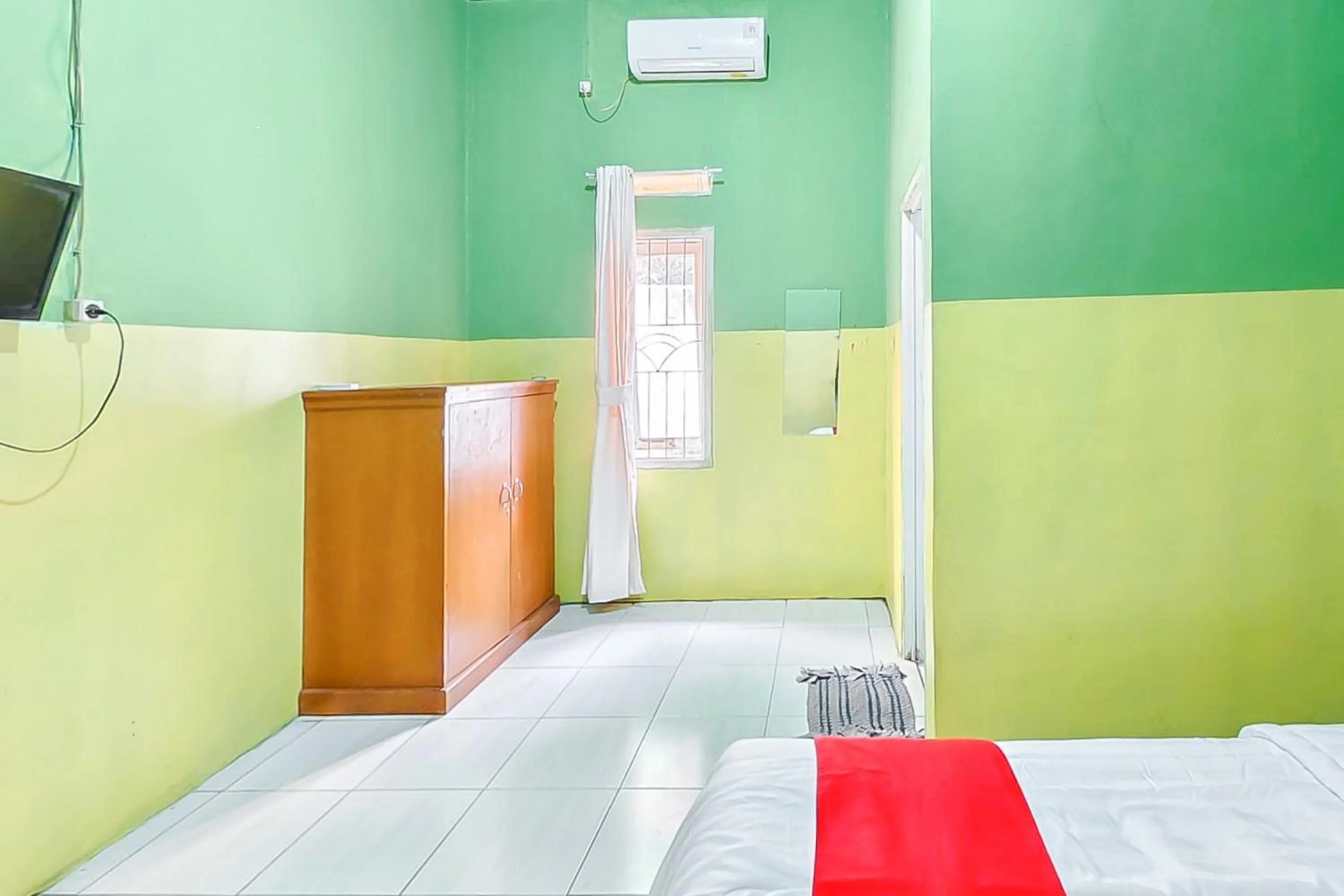 Bedroom, Bed in RedDoorz near RS Dr Hafiz Cianjur