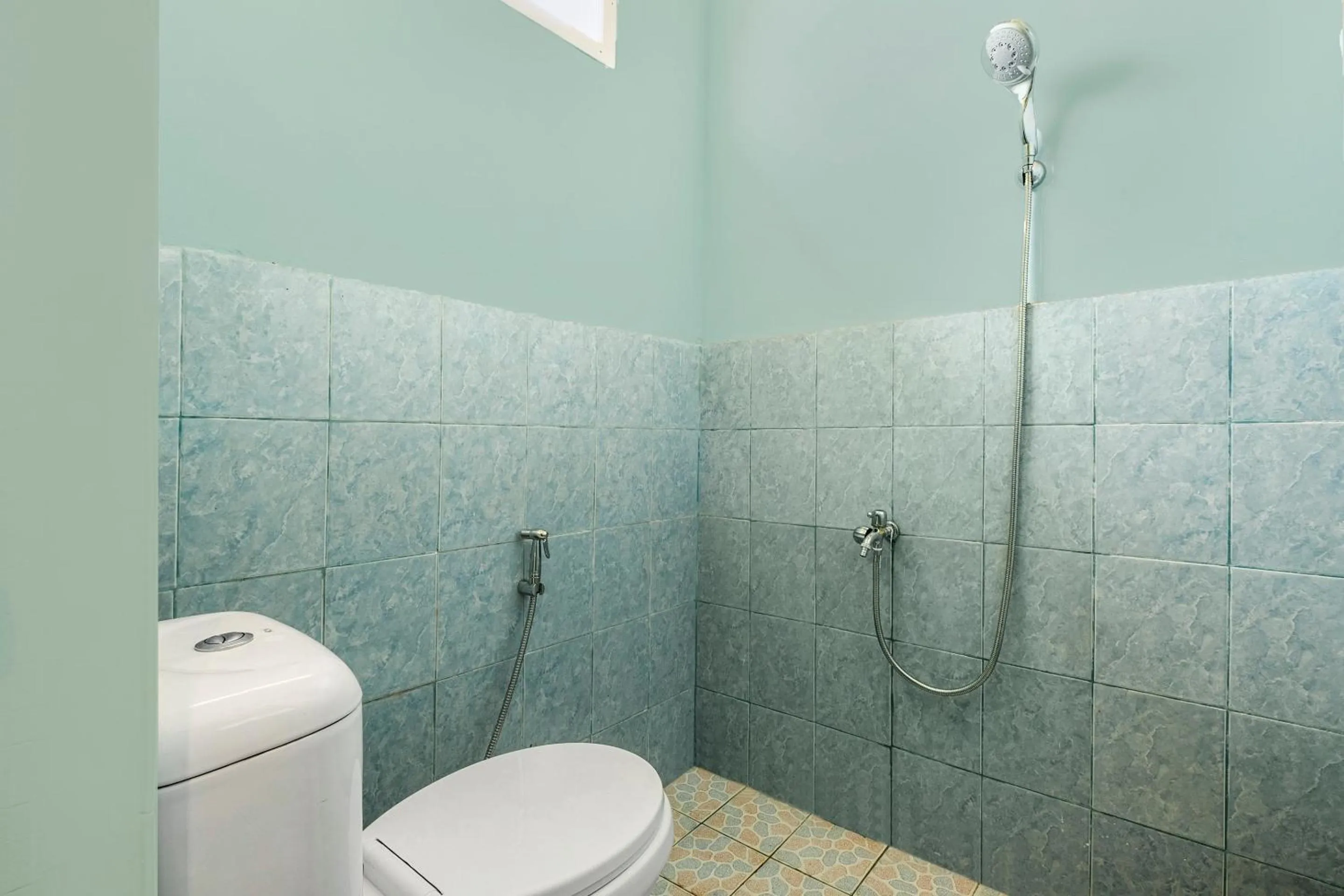 Bathroom in OYO 2859 Fatan Costel Syariah