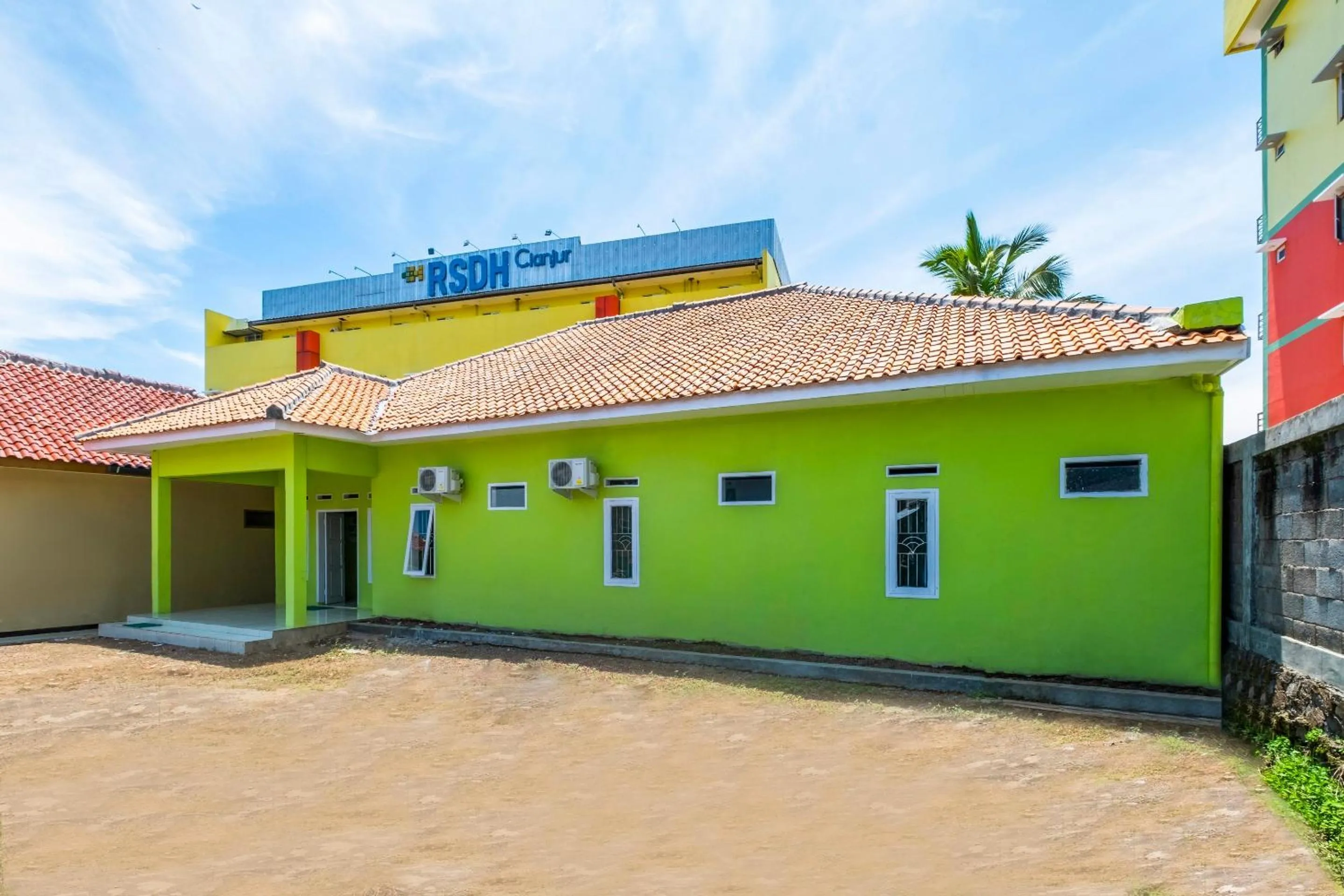 Facade/entrance in OYO 2859 Fatan Costel Syariah