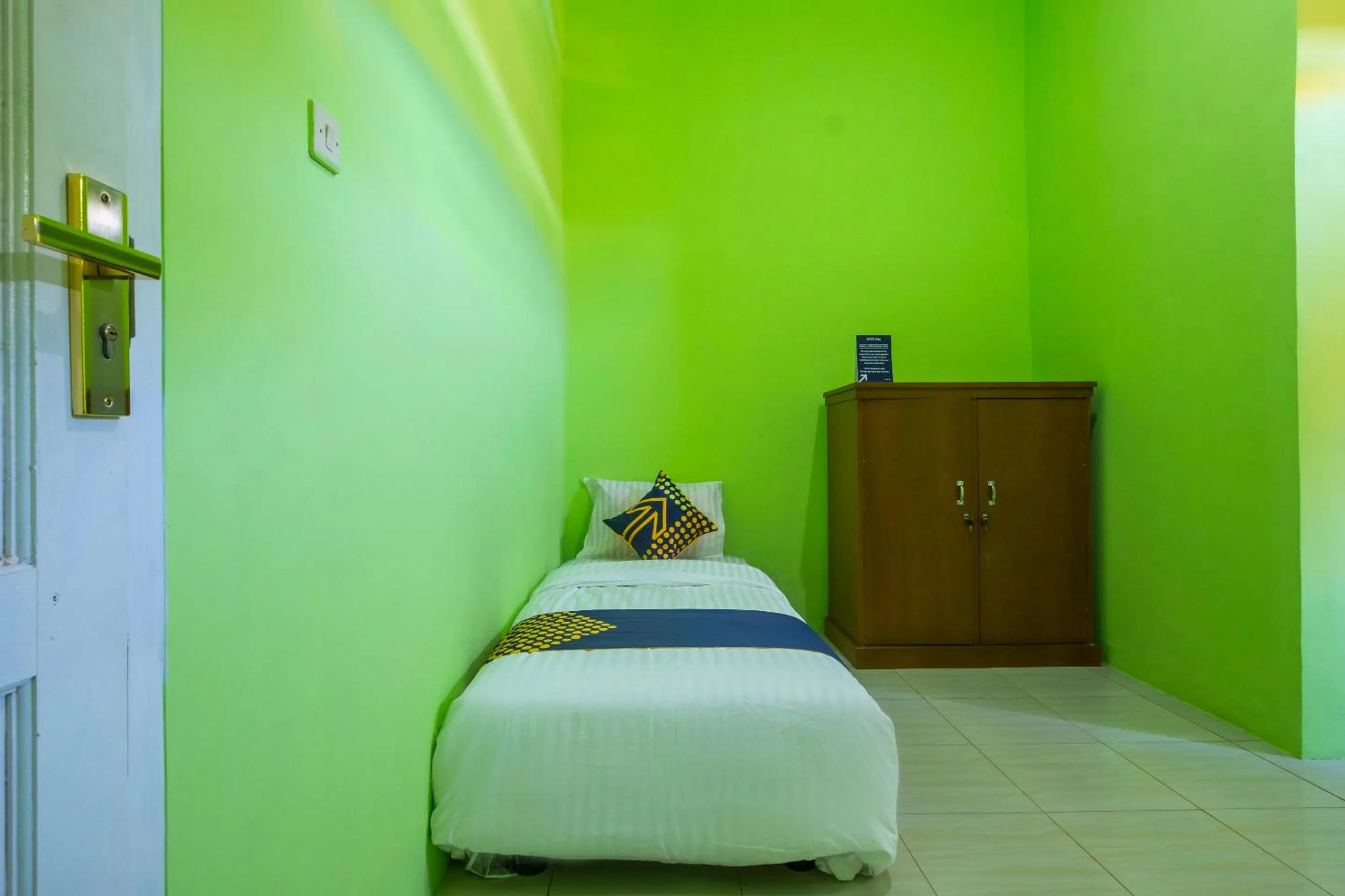 Queen Room in OYO 2859 Fatan Costel Syariah