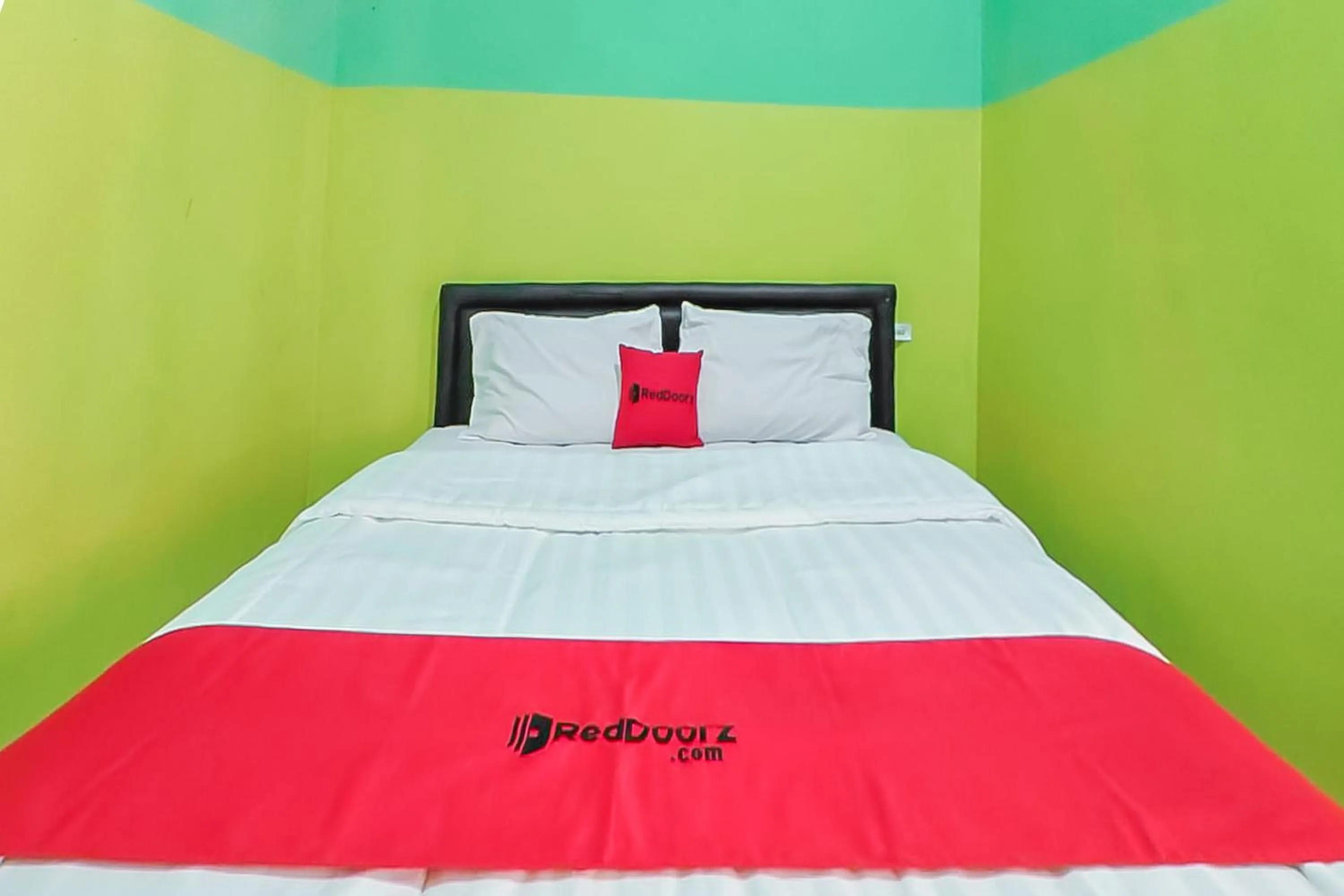 Bedroom, Bed in RedDoorz near RS Dr Hafiz Cianjur