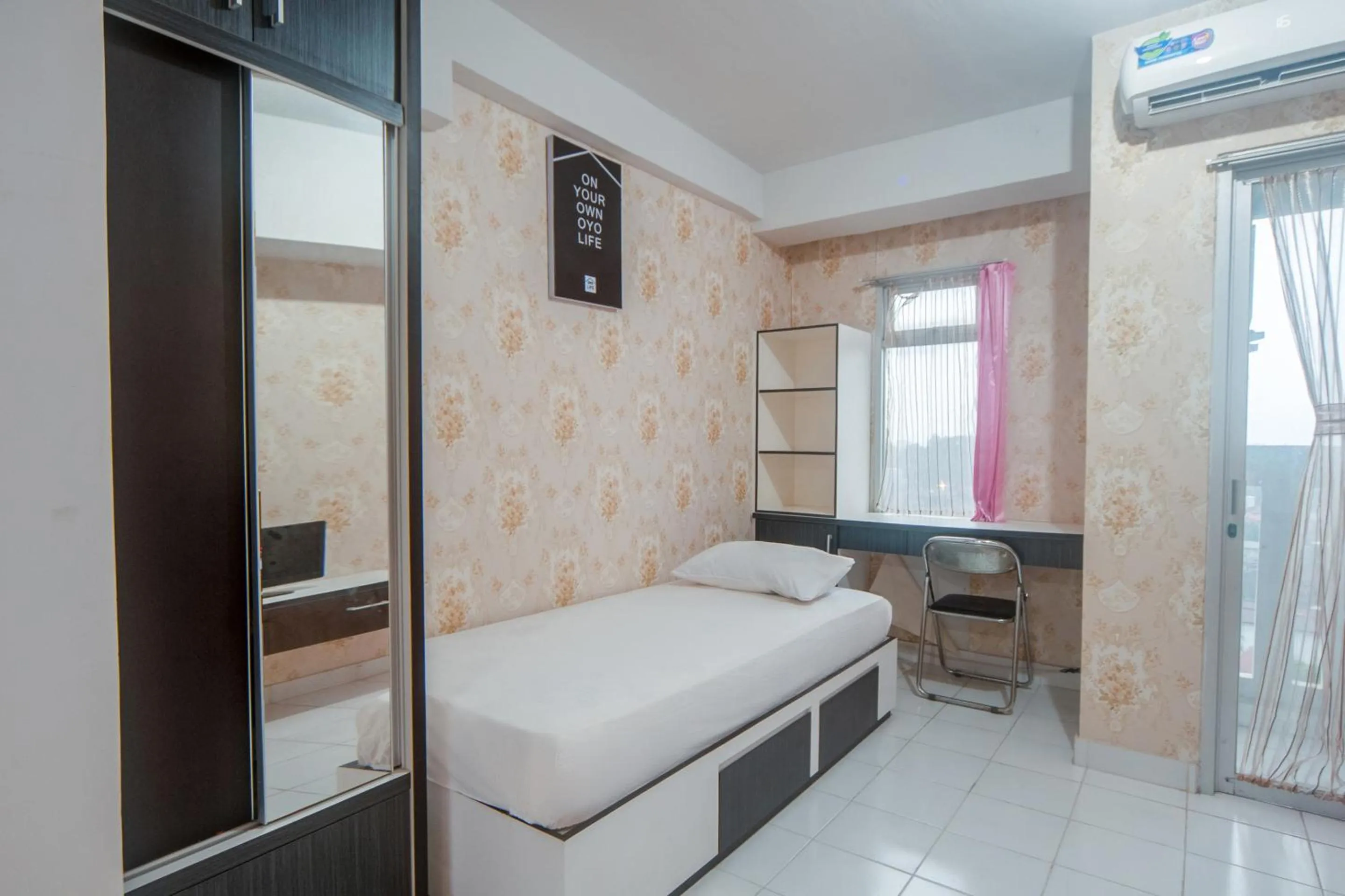 Bedroom, Bed in OYO Life 2837 Apartment Dramaga Tower