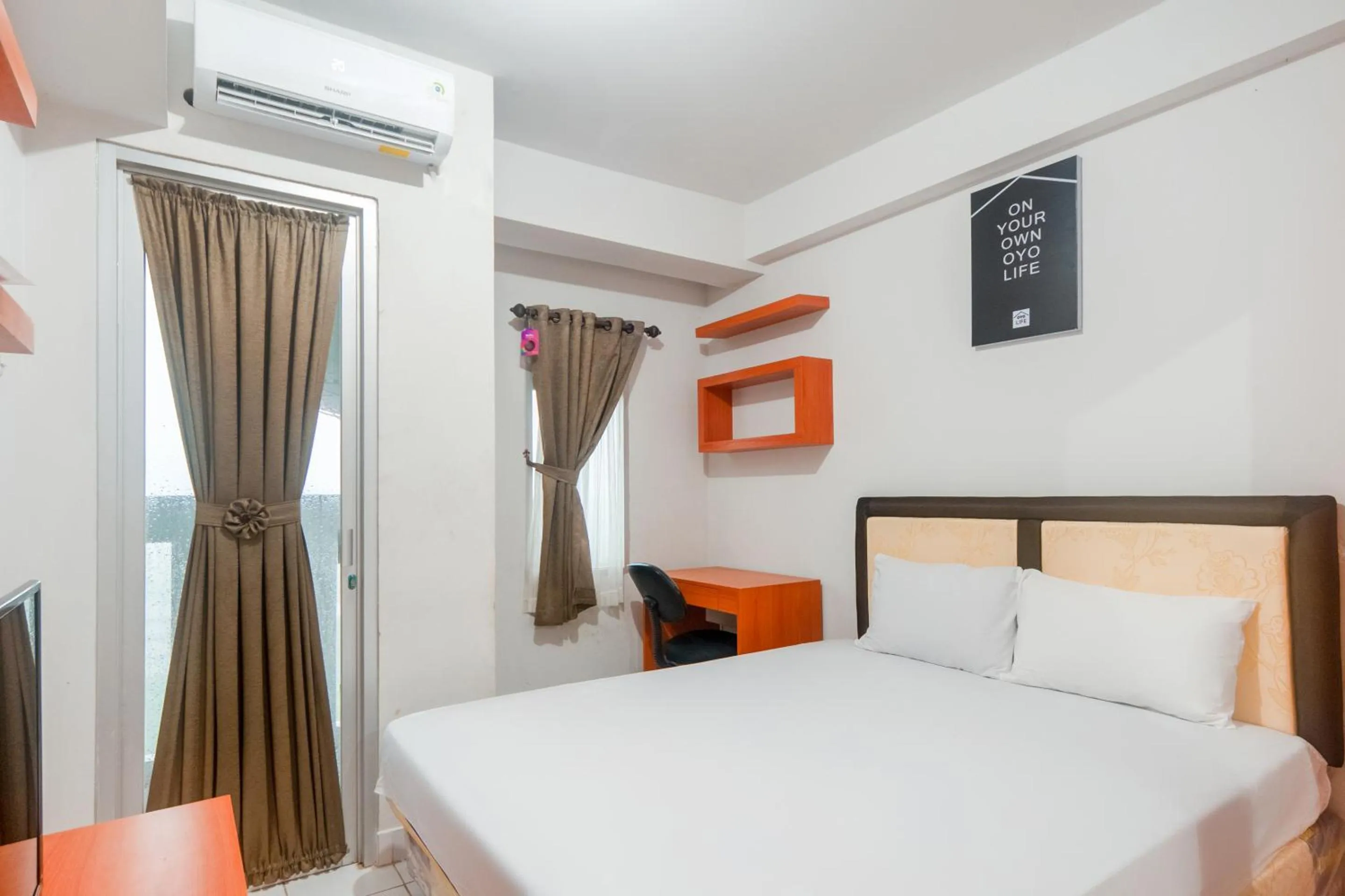 Bedroom, Bed in OYO Life 2837 Apartment Dramaga Tower