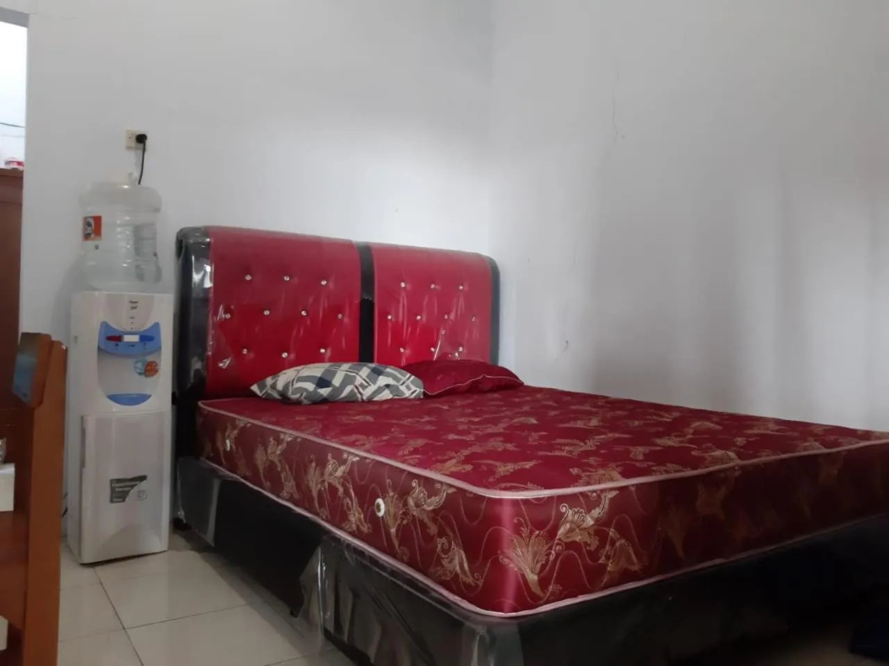 Bedroom, Bed in OYO Life 2884 Wisma Jatnika Syariah