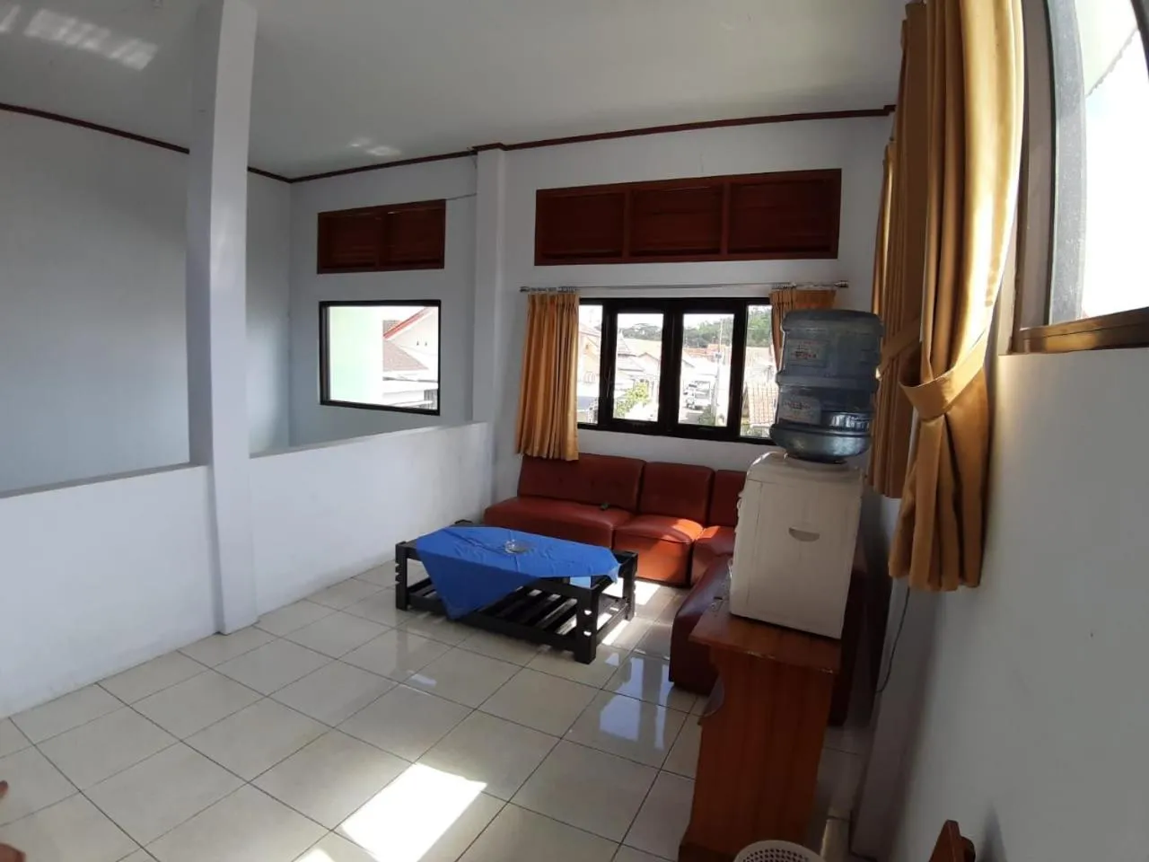 Seating area, Bed in OYO Life 2884 Wisma Jatnika Syariah