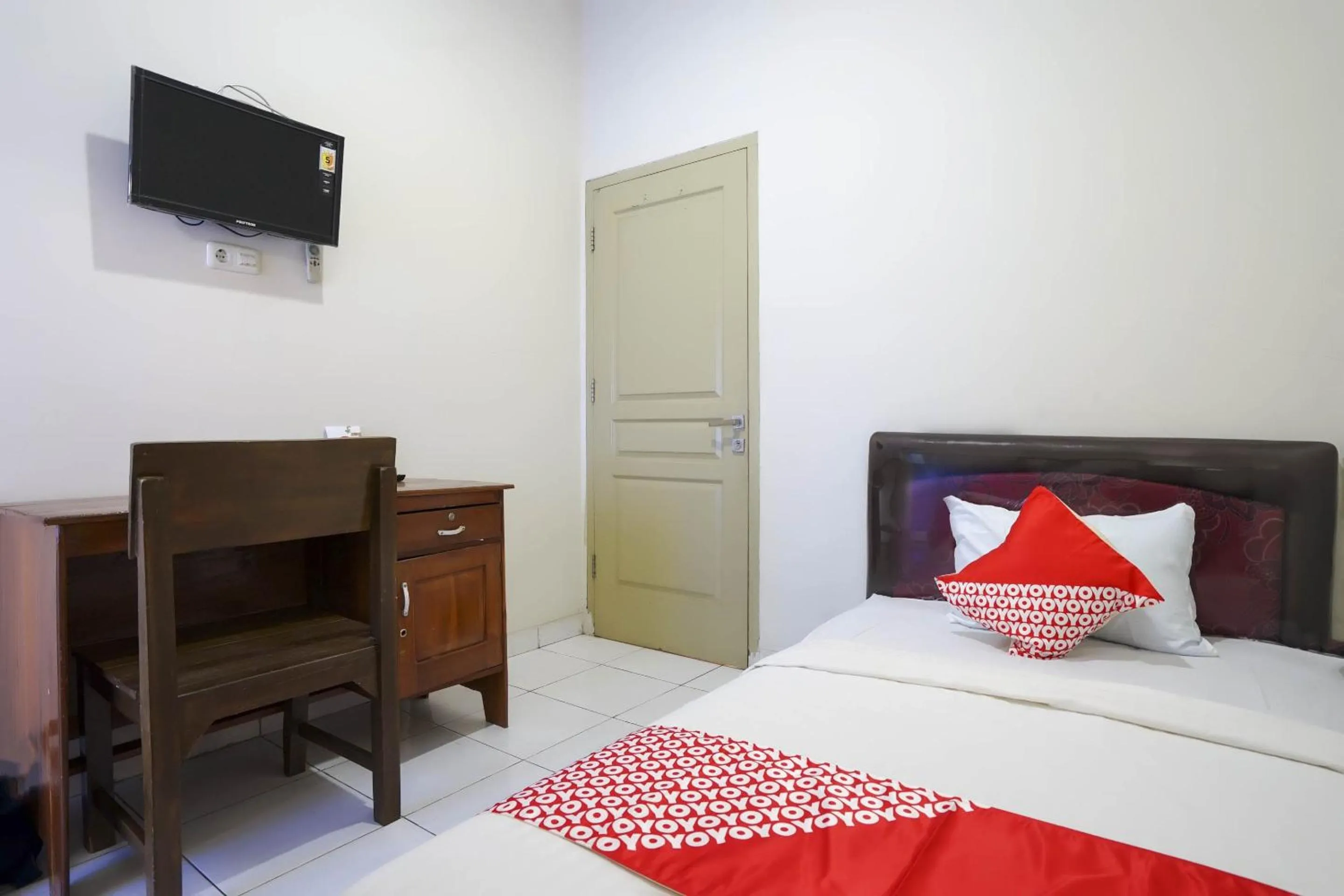 Bedroom, Bed in OYO Life 2874 Berlian Residence