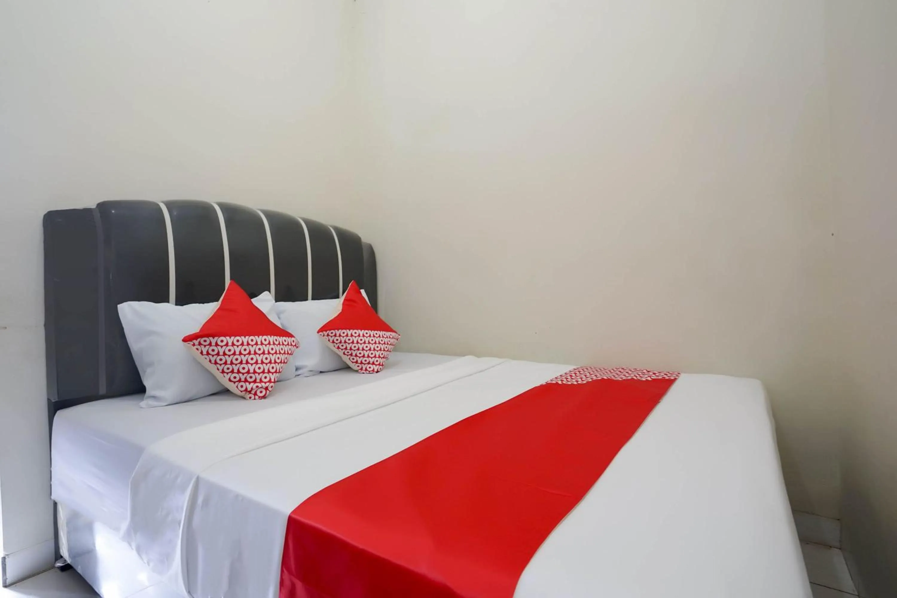 Bedroom, Bed in OYO Life 2874 Berlian Residence