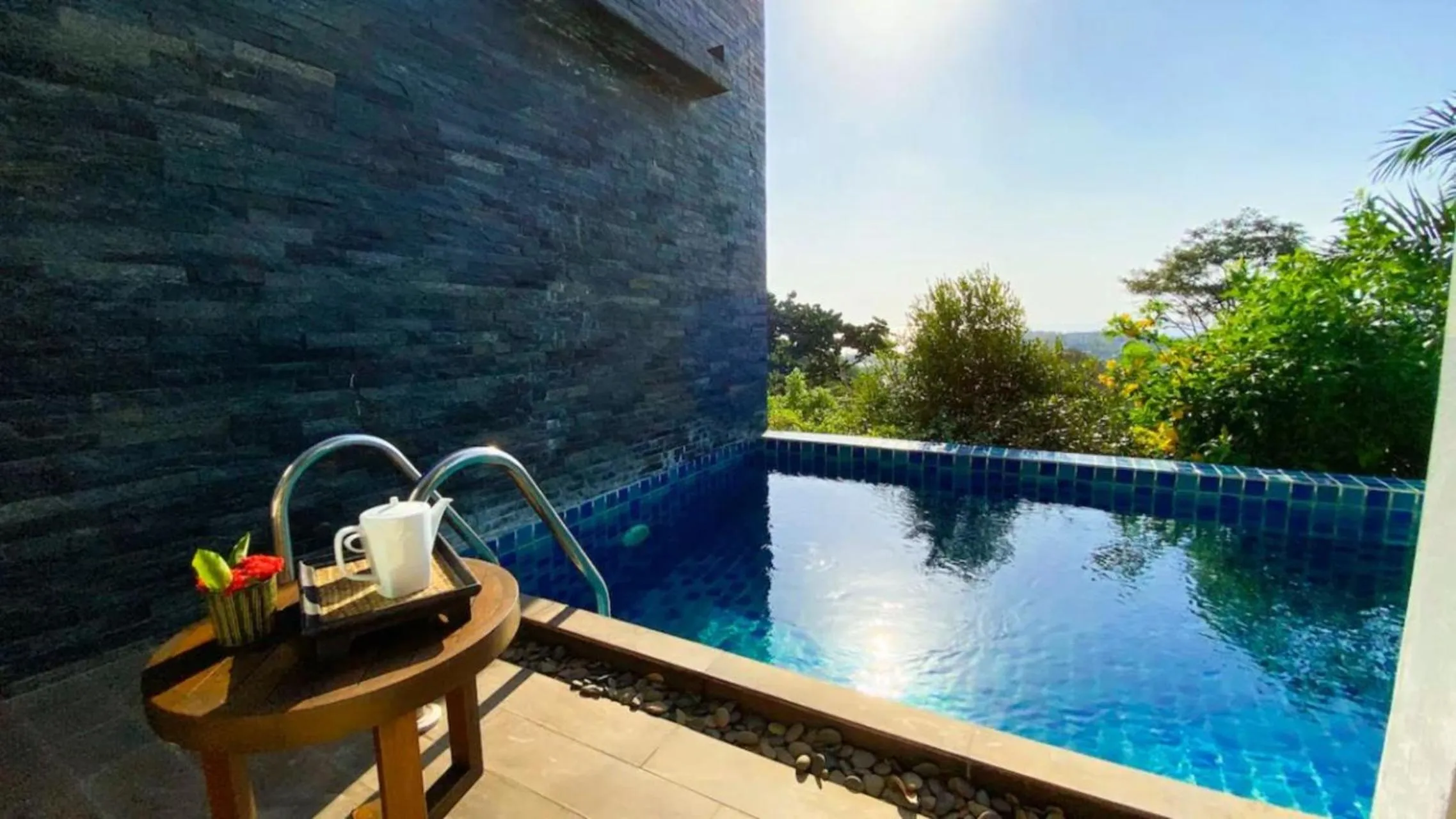 Swimming pool in Silla Villa Kata Beach