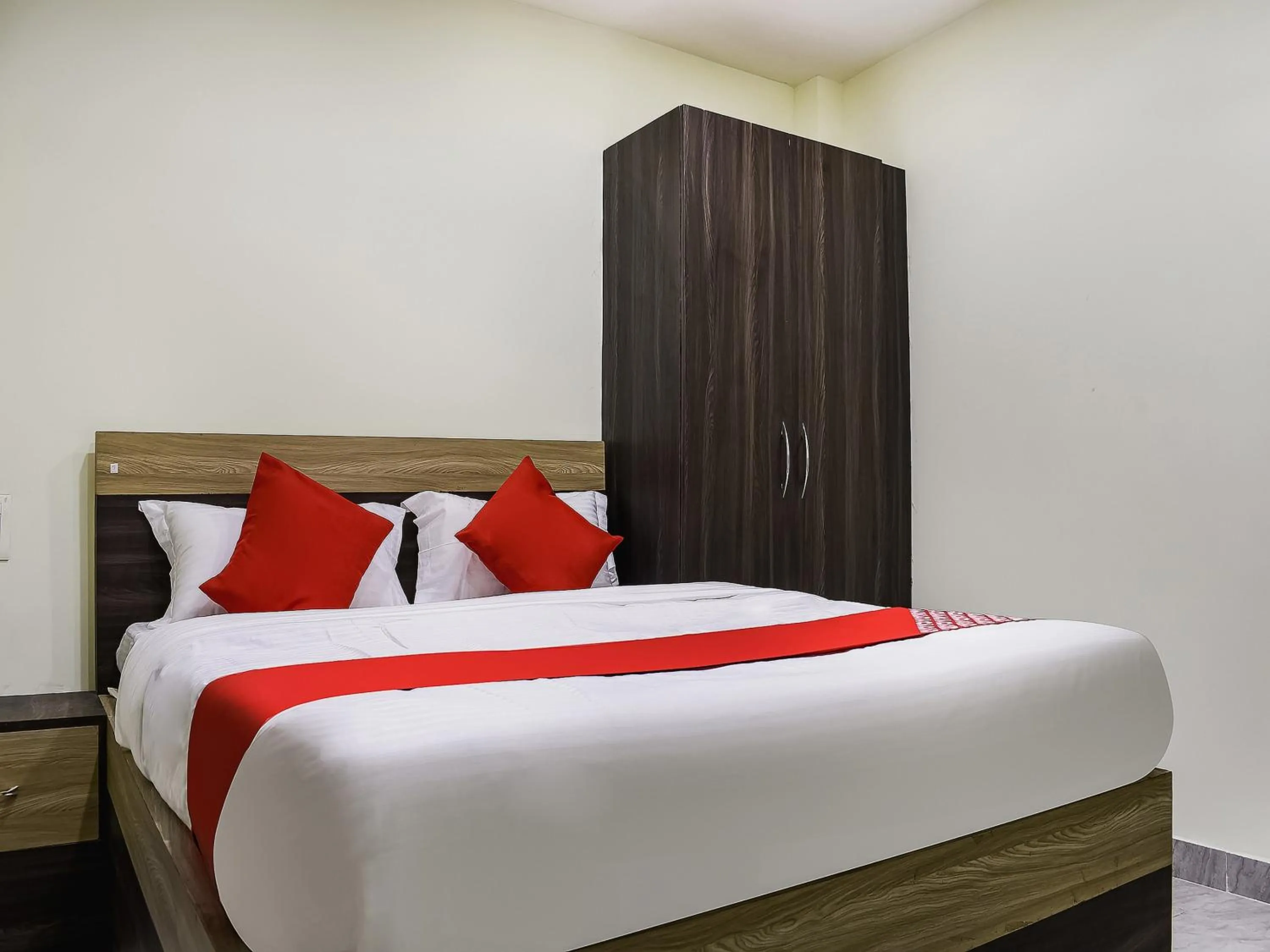Bedroom, Bed in Hotel O S&h Residency Bahadalpur Railway Station