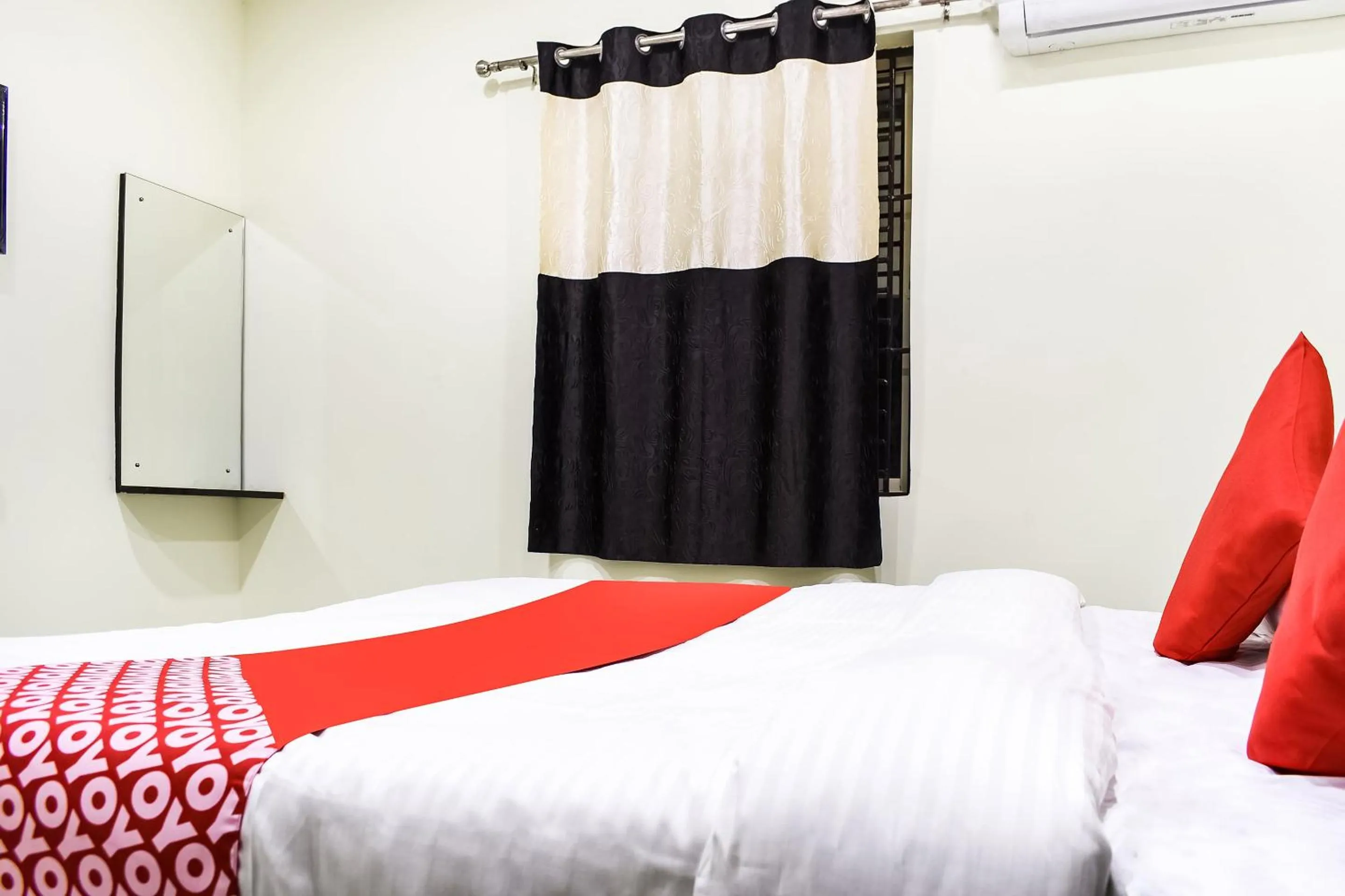 Lobby or reception, Bed in Hotel O S&h Residency Bahadalpur Railway Station