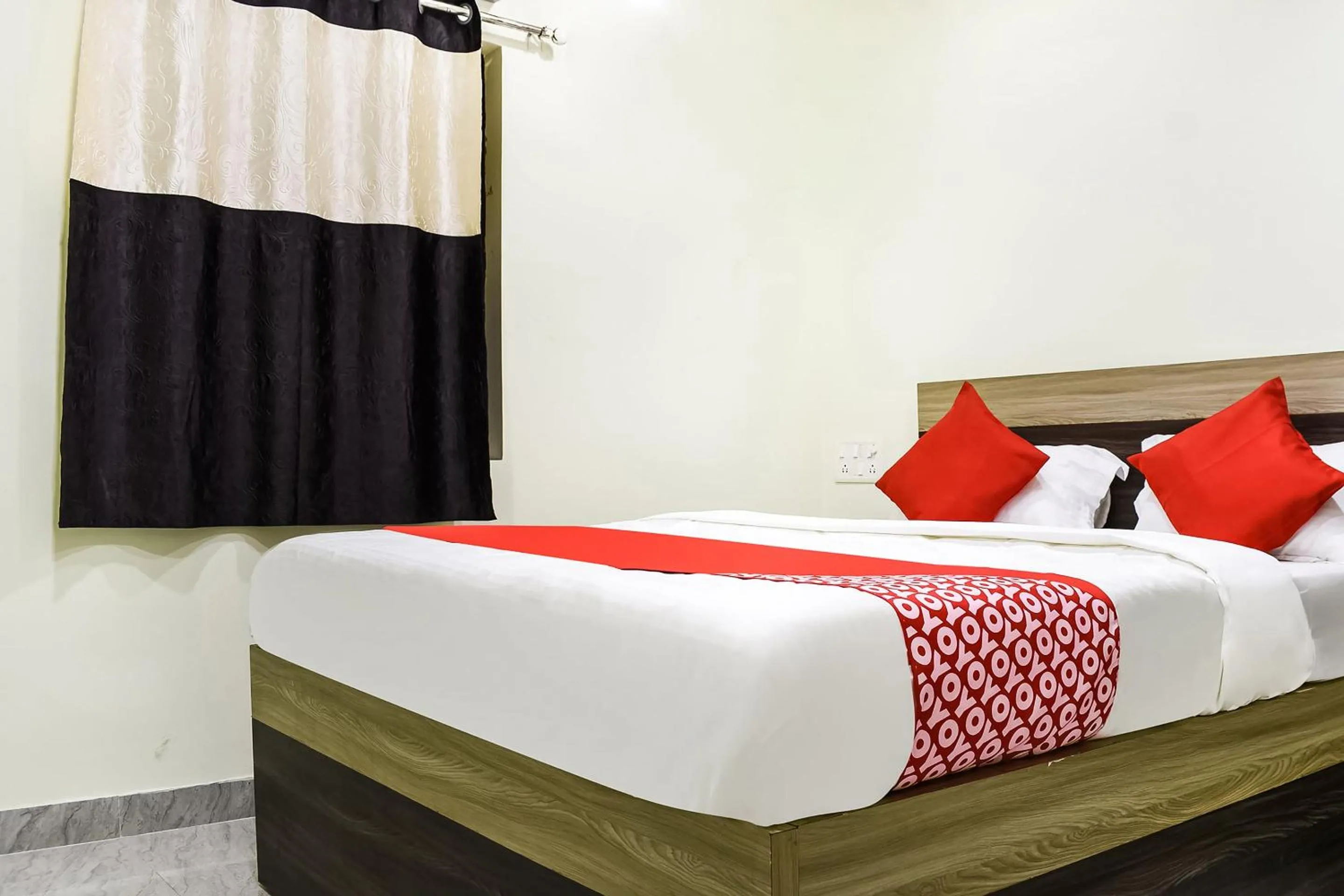Bedroom, Bed in Hotel O S&h Residency Bahadalpur Railway Station