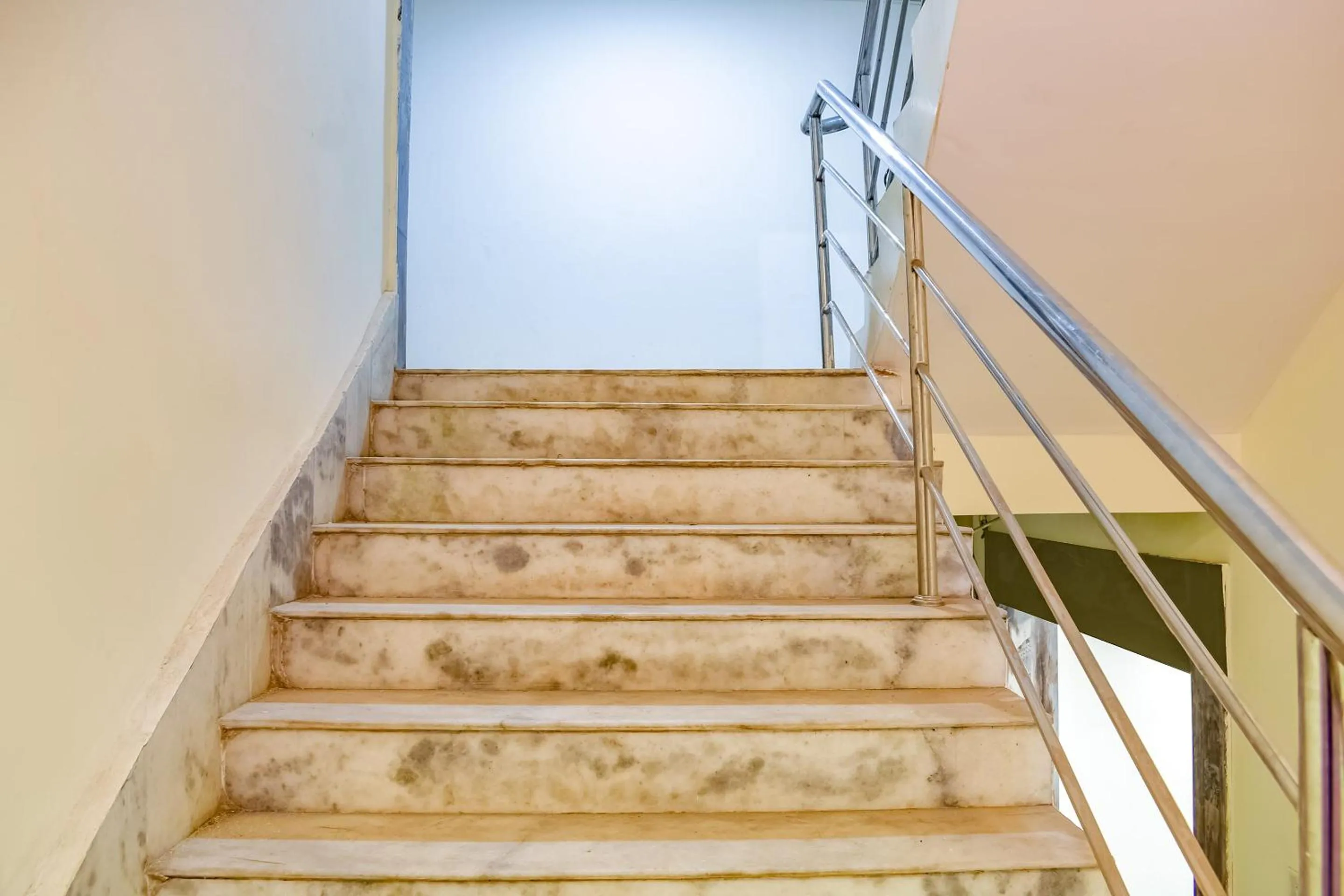 Lobby or reception in Hotel O S&h Residency Bahadalpur Railway Station