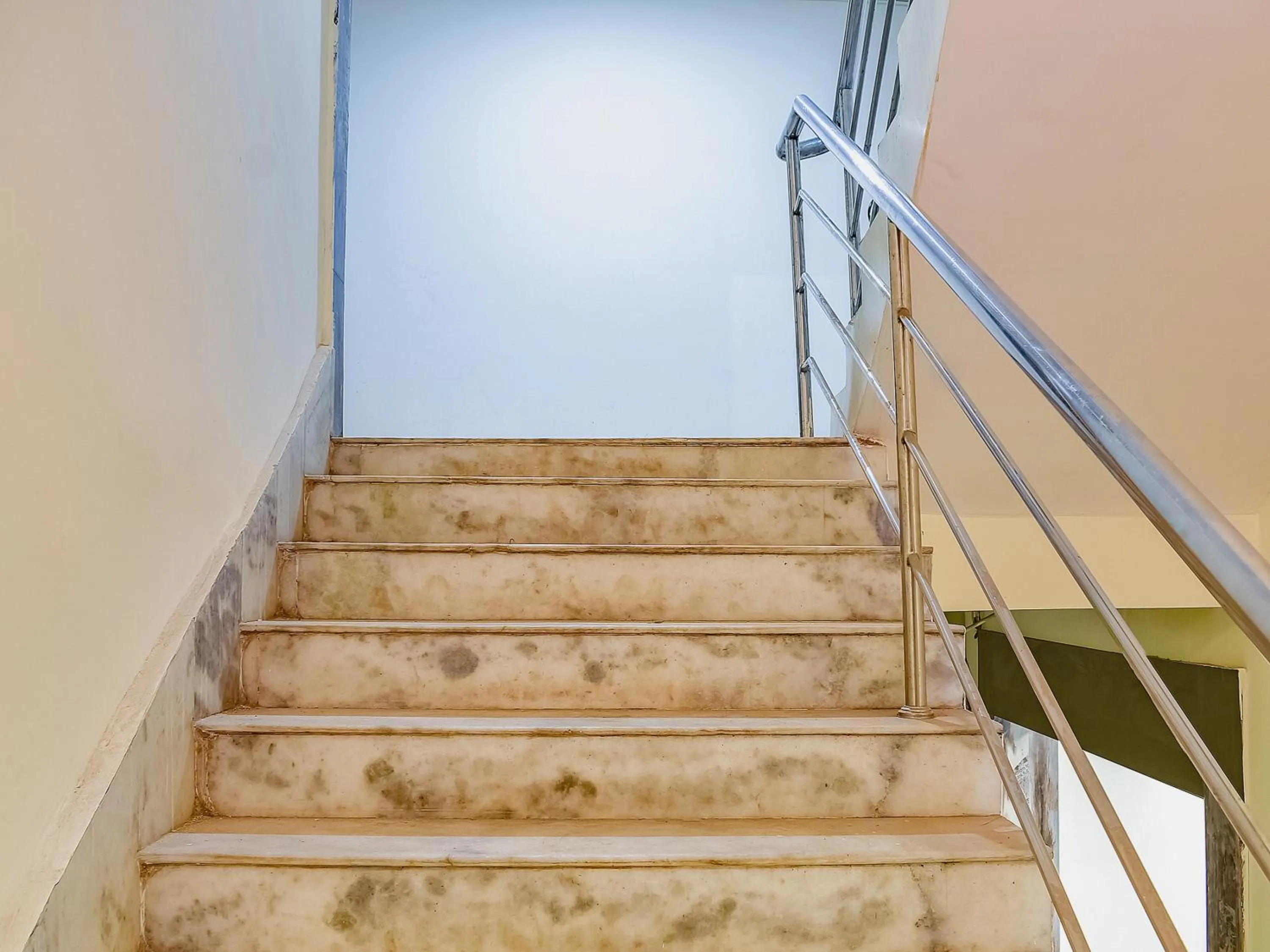 Lobby or reception in Hotel O S&h Residency Bahadalpur Railway Station