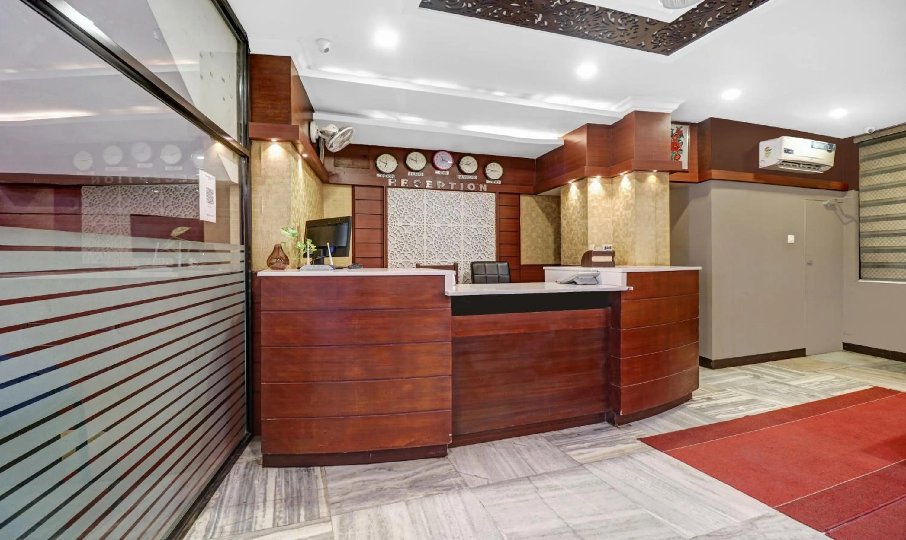 Lobby or reception in Treebo Darwesh Residency - 500m from Railway Station