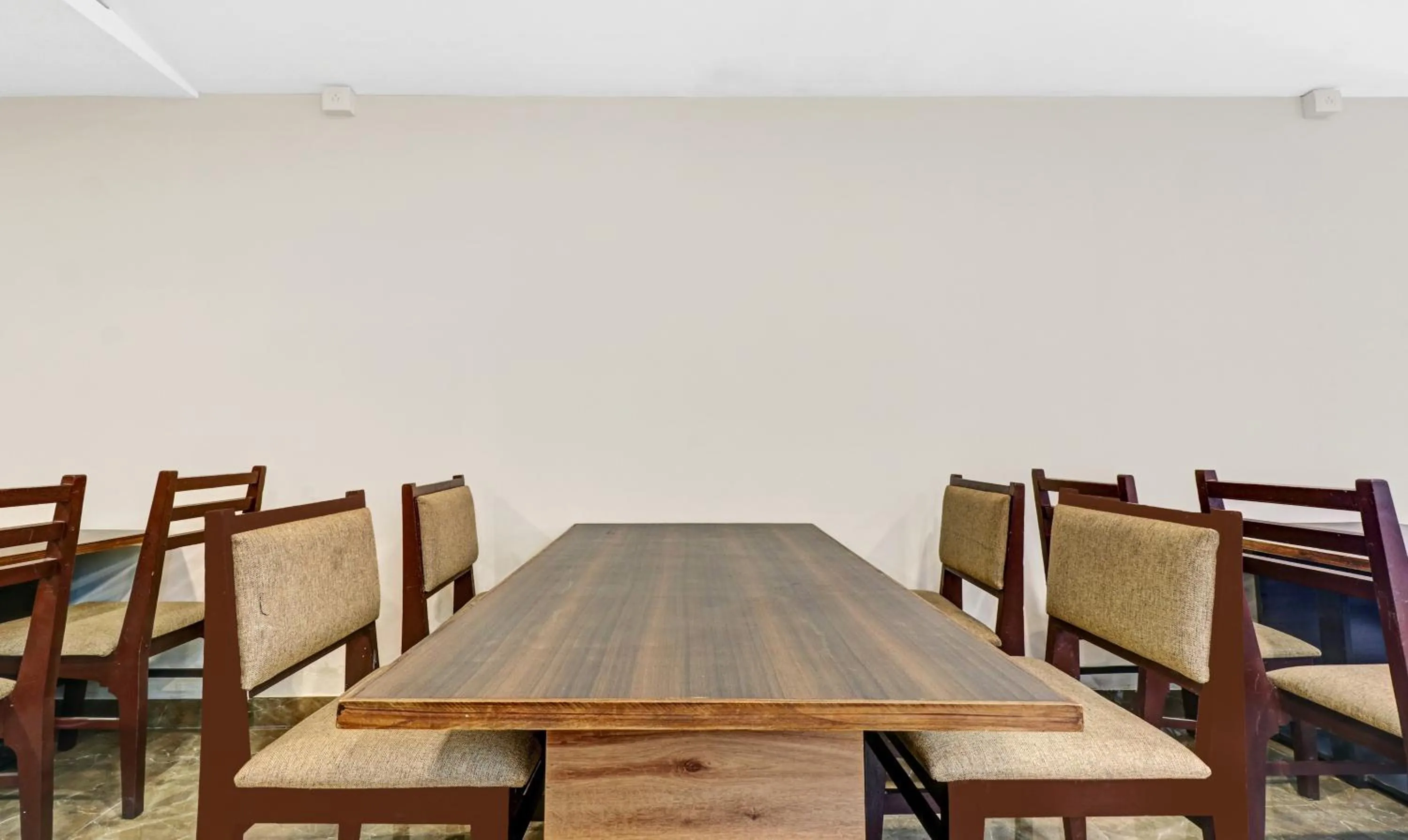 Restaurant/places to eat in Treebo Darwesh Residency - 500m from Railway Station