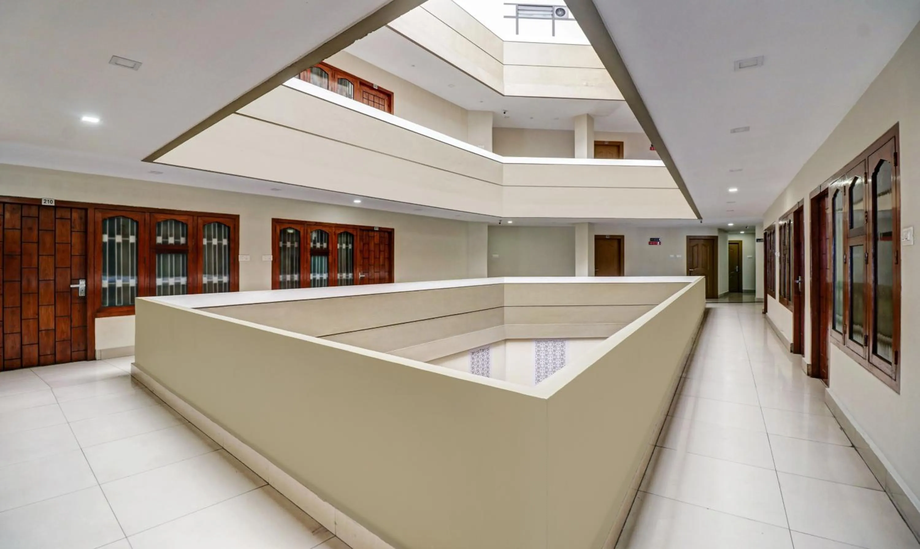 Lobby or reception in Treebo Darwesh Residency - 500m from Railway Station