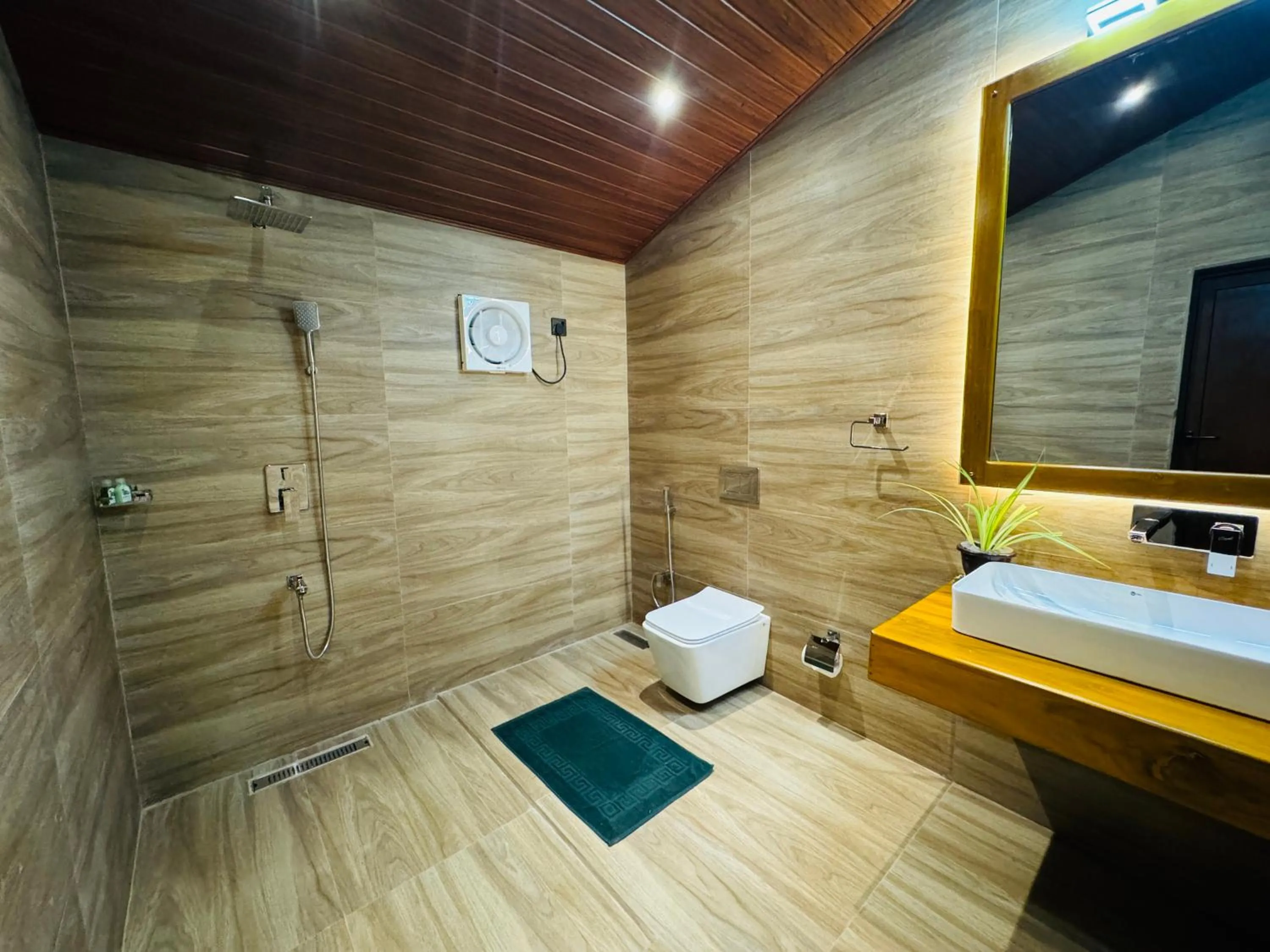 Bathroom in Hotel River Front