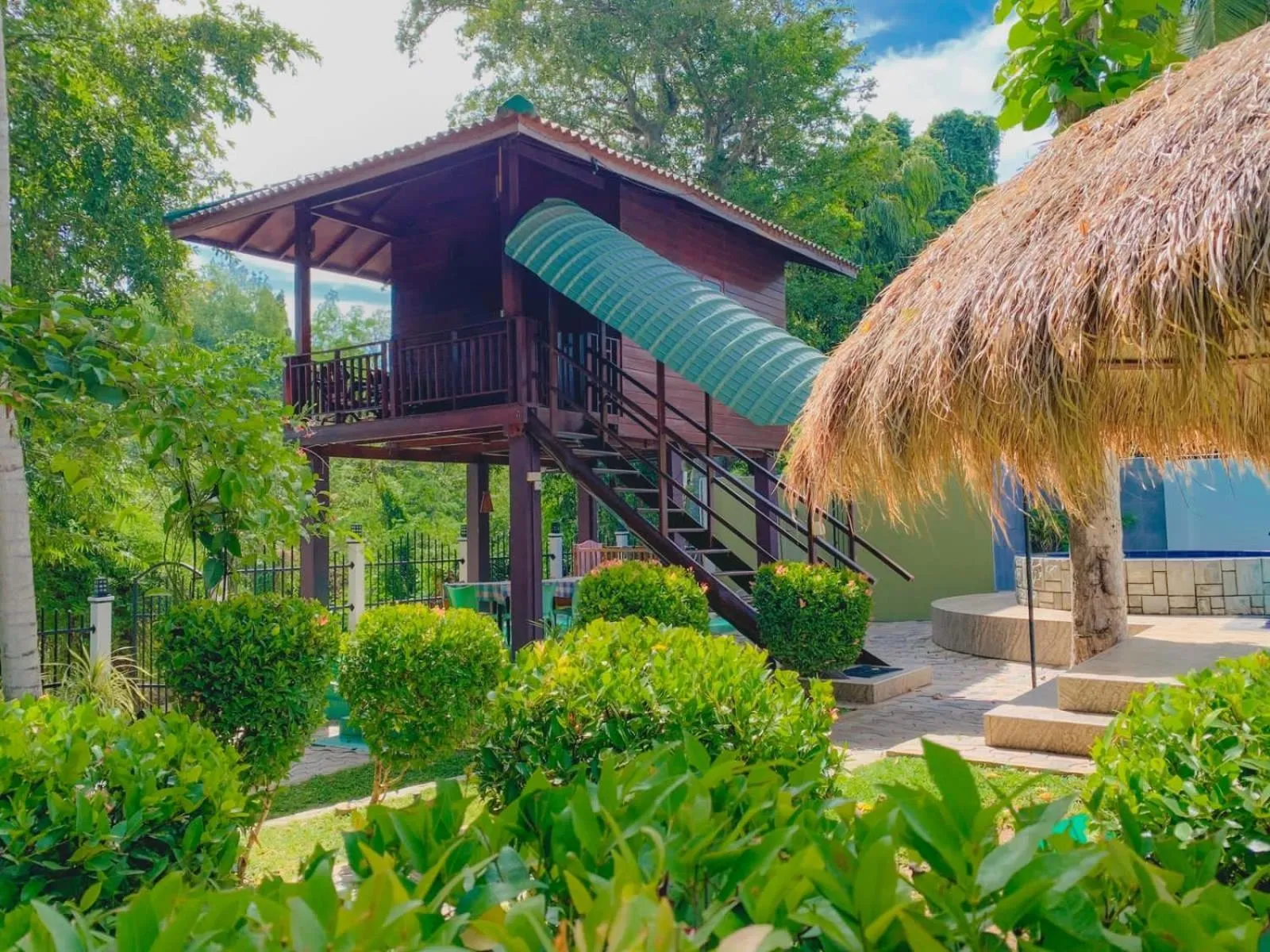 Property building in Hotel River Front