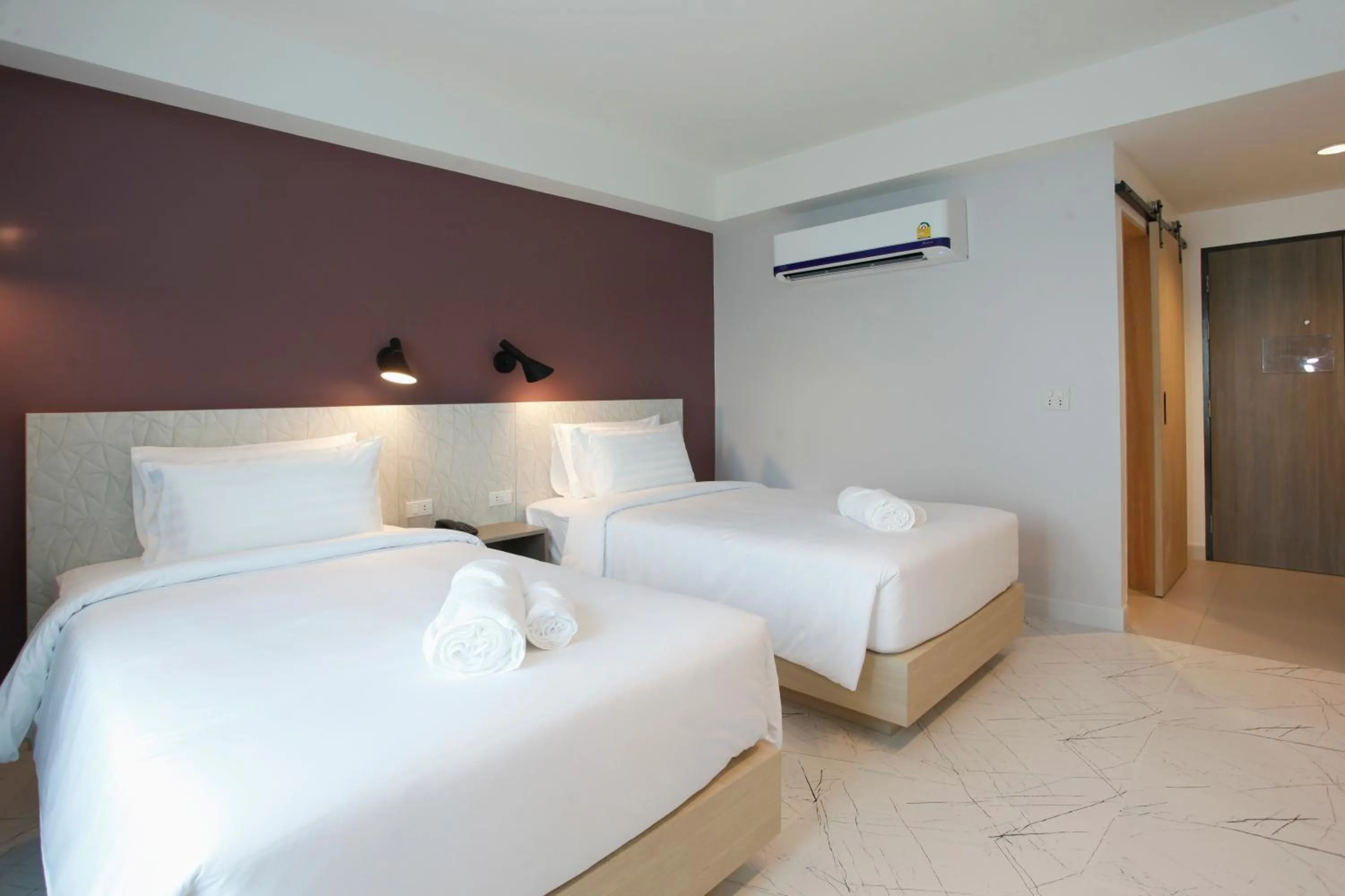 Bed in Port Canary Airport Hotel