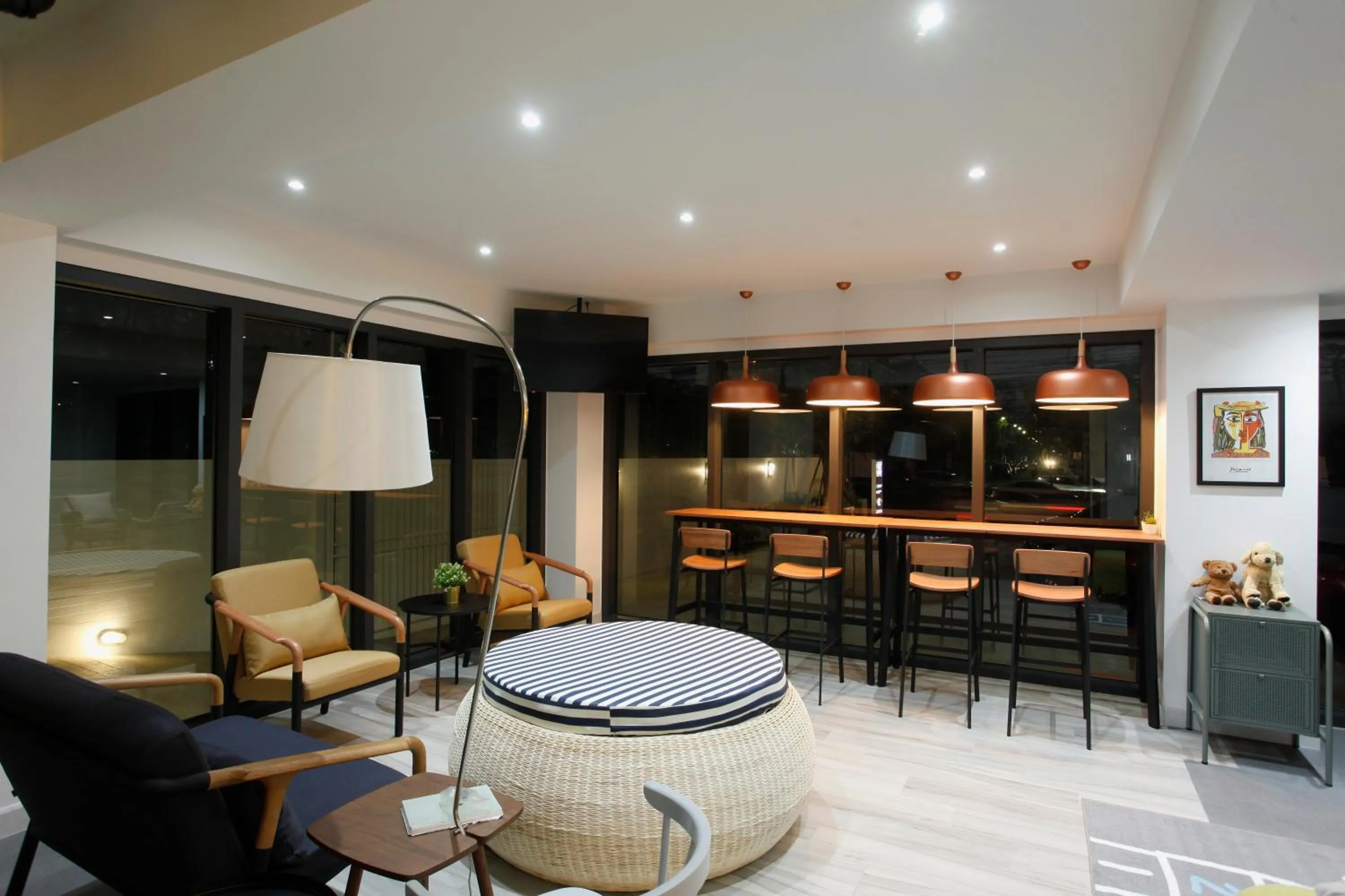 Seating area in Port Canary Airport Hotel