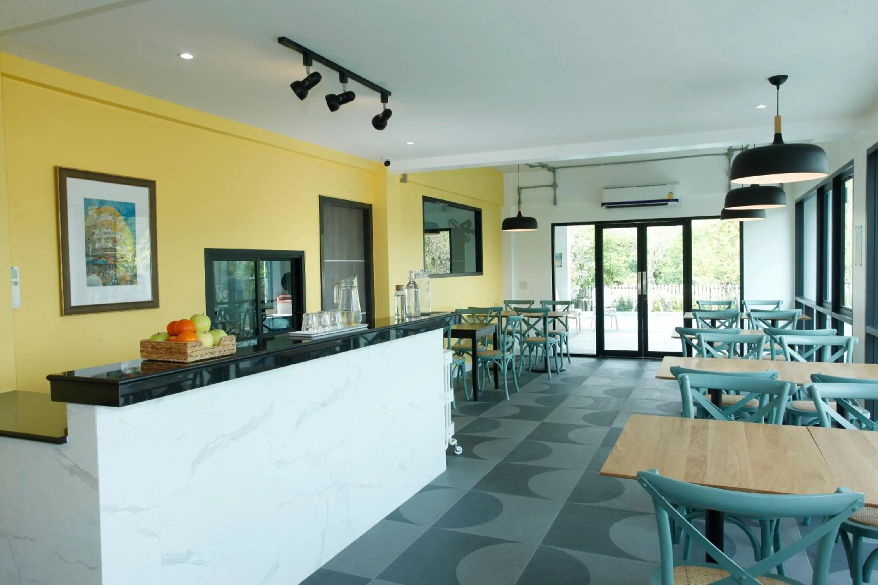 Restaurant/places to eat in Port Canary Airport Hotel