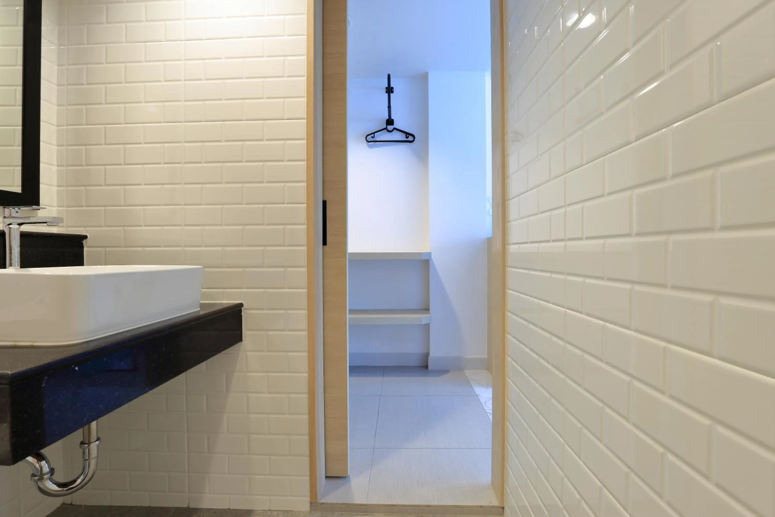 Bathroom in Port Canary Airport Hotel