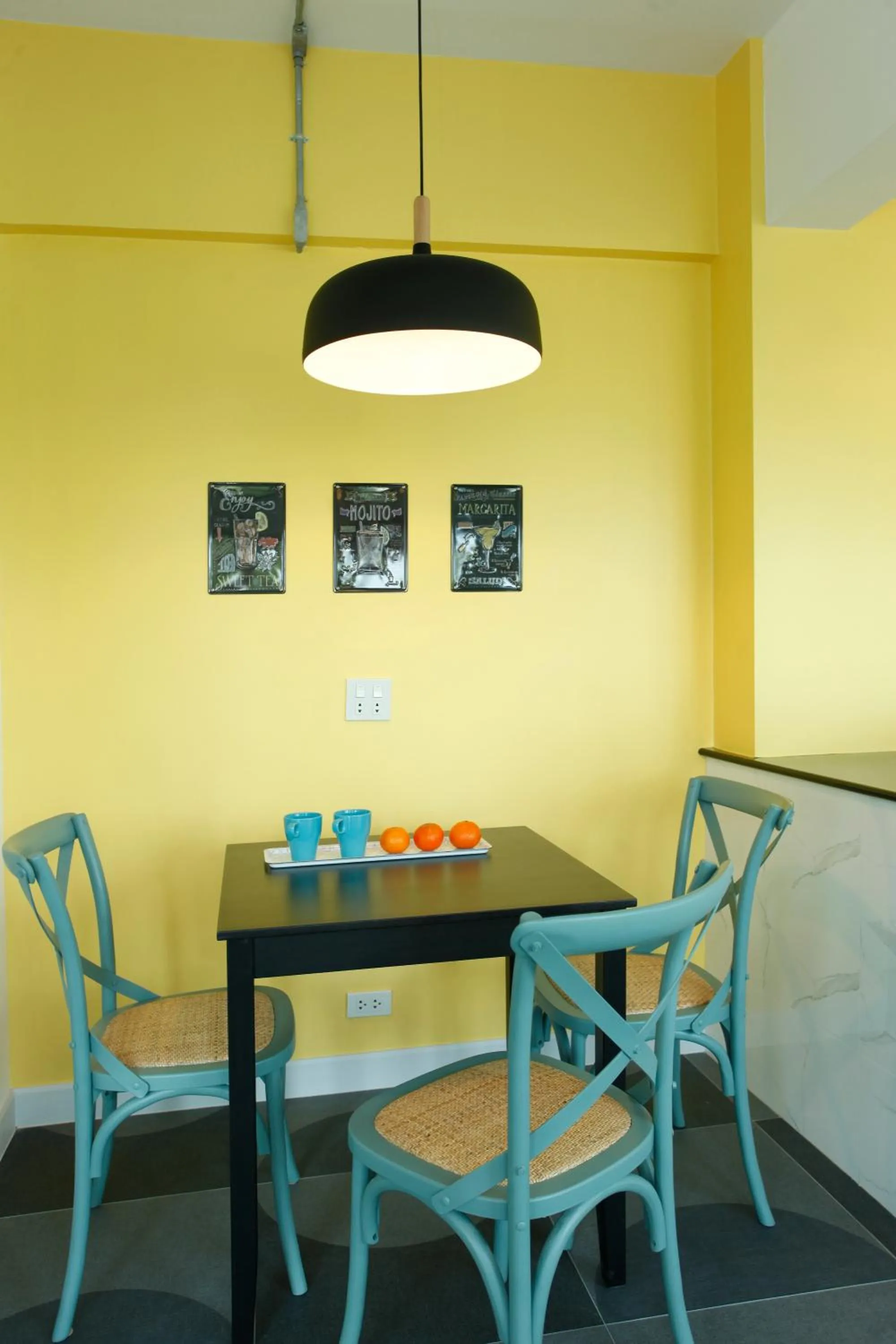 Restaurant/places to eat in Port Canary Airport Hotel