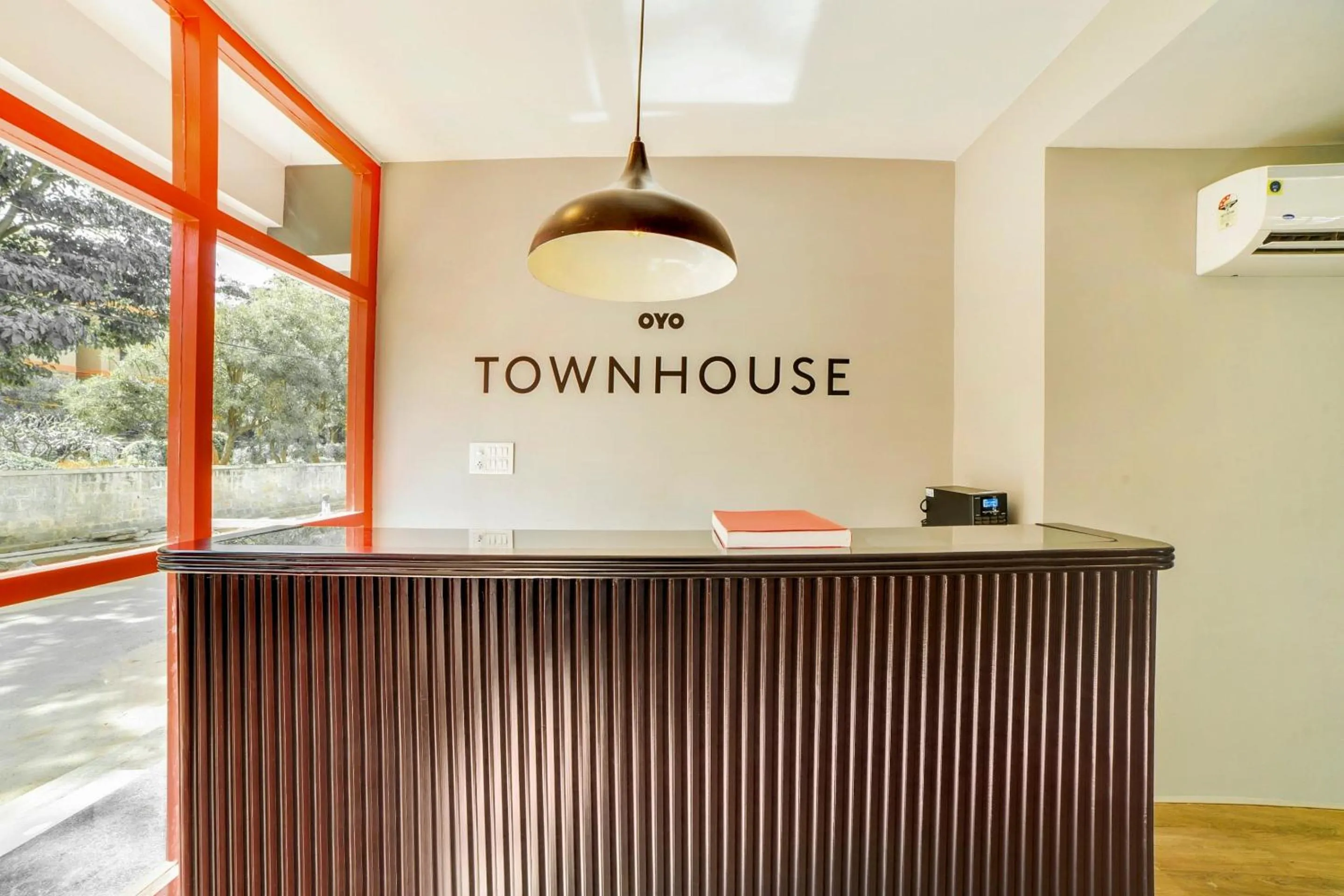 Lobby or reception in Townhouse Sarvar Hospitality Near Ascendas Park Square Mall