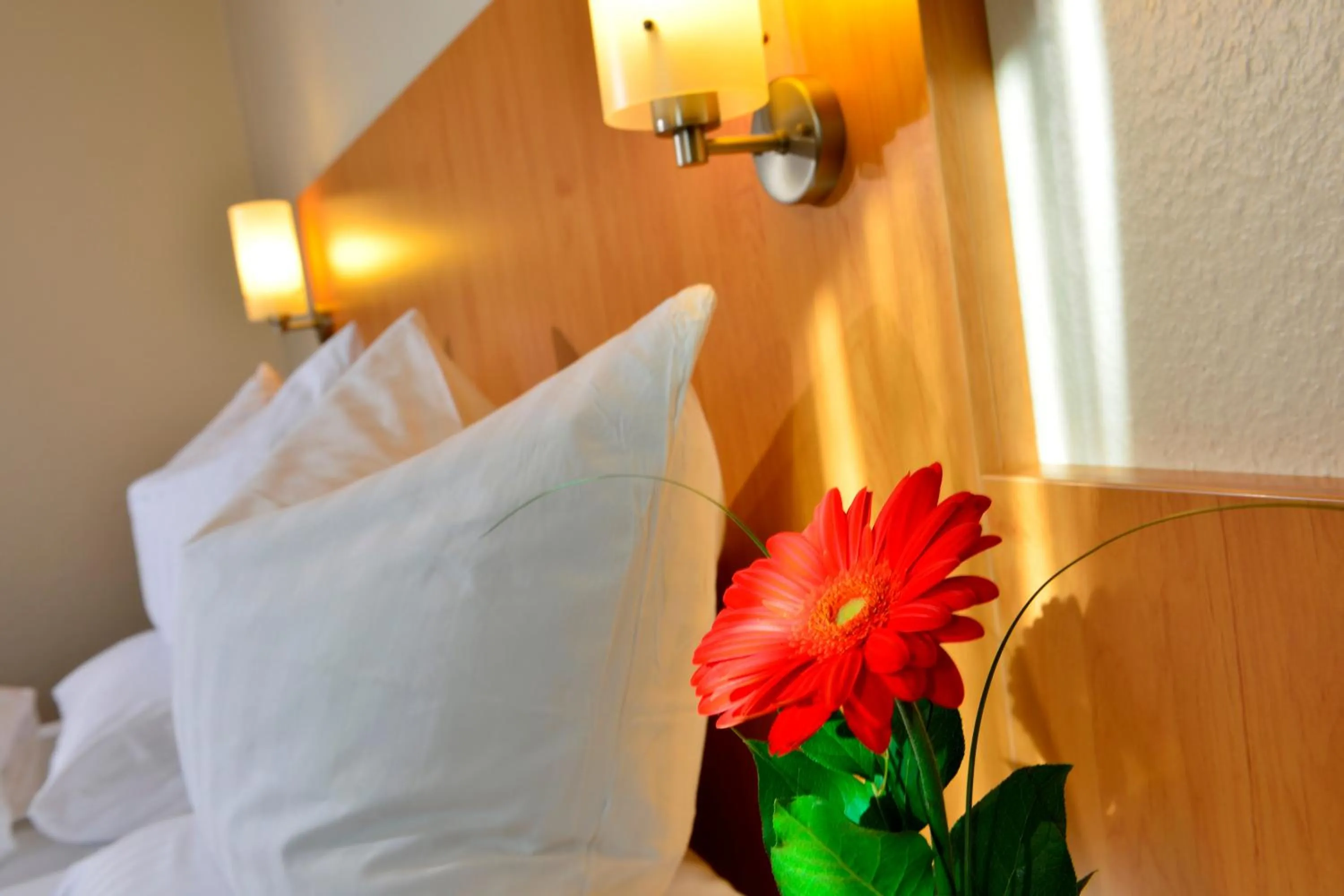 Bedroom, Bed in PLAZA INN Leonberg