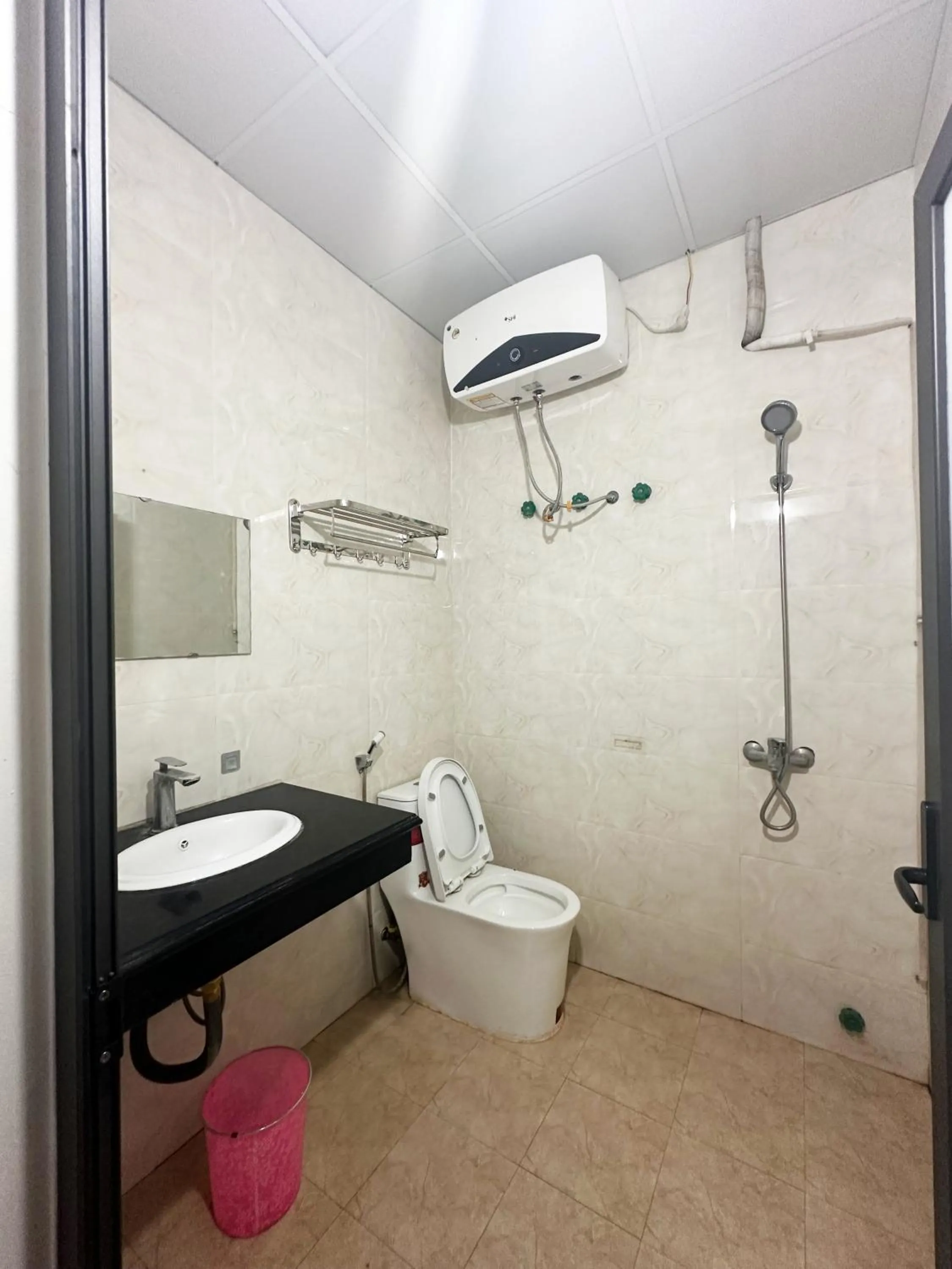 Toilet in Ha Giang Ali Hostel