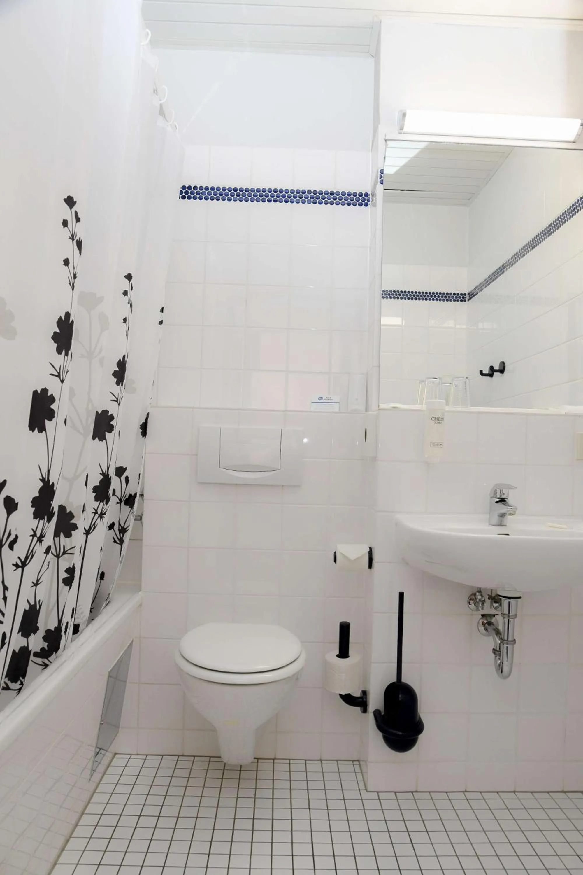 Bathroom in Best Western Comfort Business Hotel Düsseldorf-Neuss