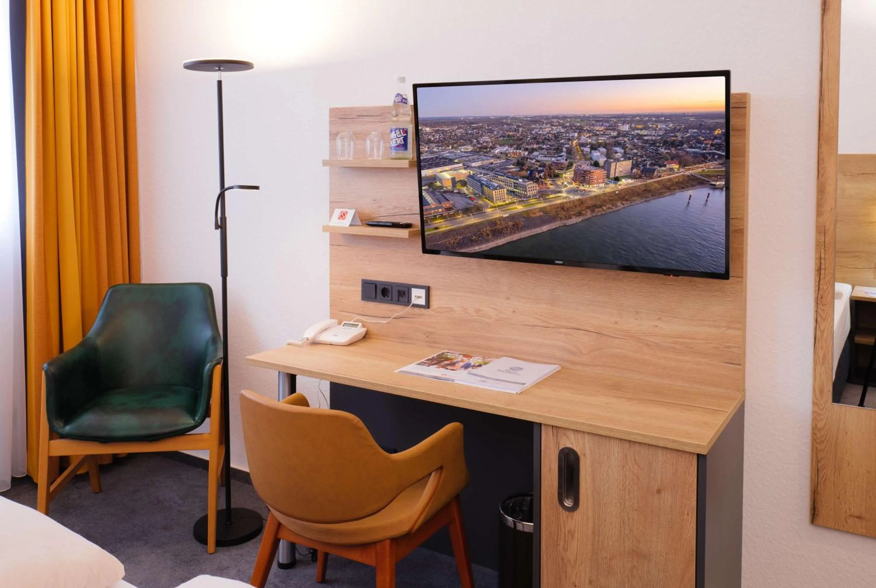 Bedroom in Best Western Comfort Business Hotel Düsseldorf-Neuss